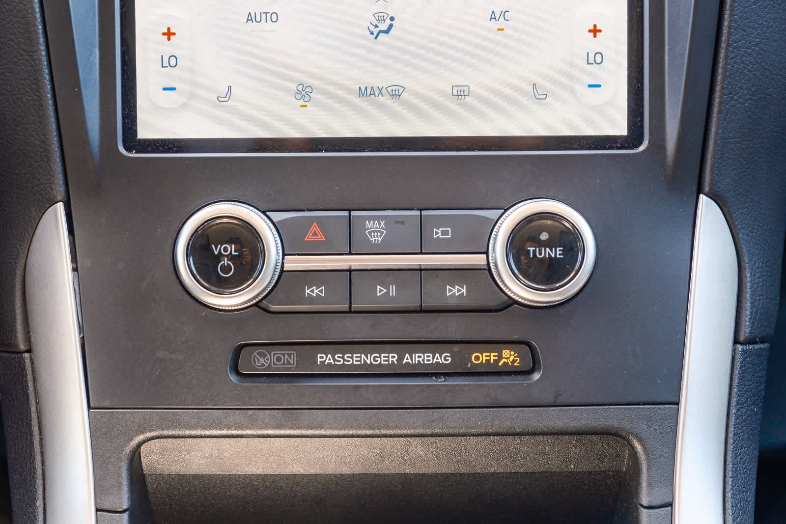 Thumbnail: 2024 Ford Edge - 15