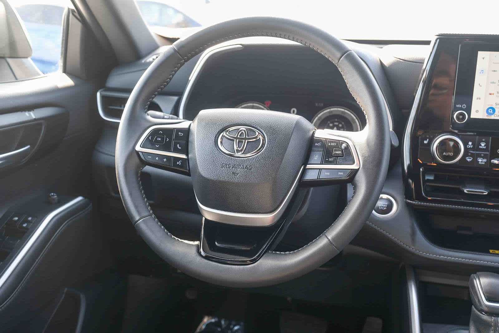 Thumbnail: 2025 Toyota Highlander - 16