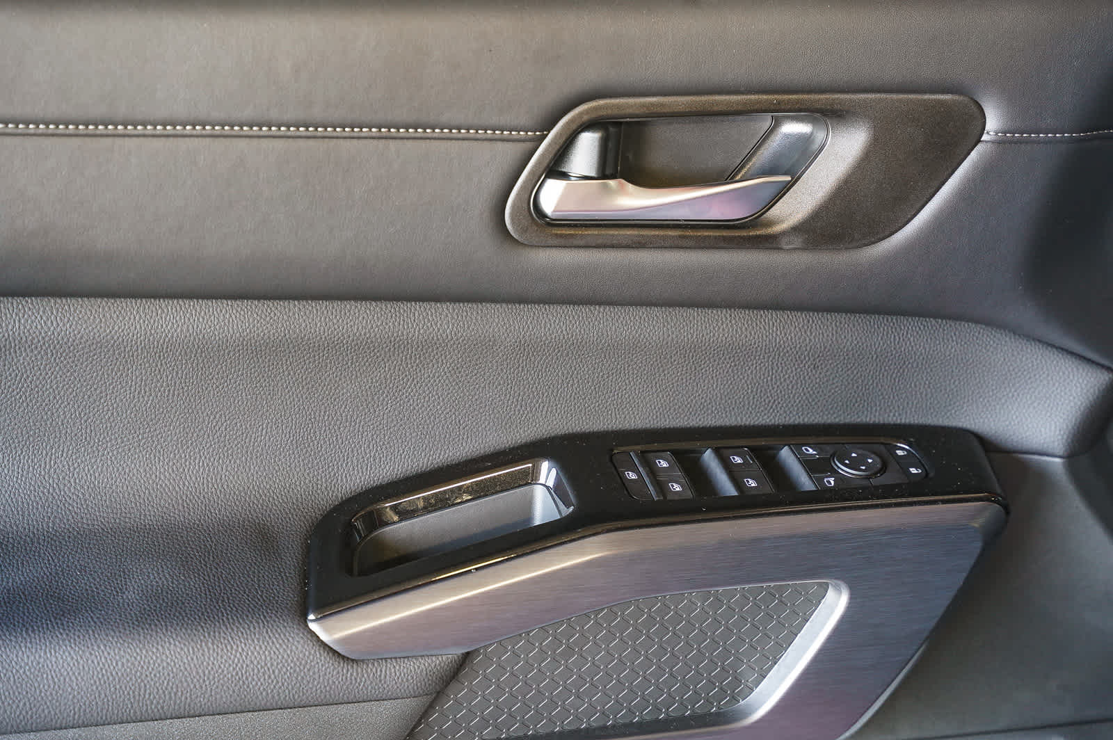 Thumbnail: 2025 Nissan Pathfinder - 24