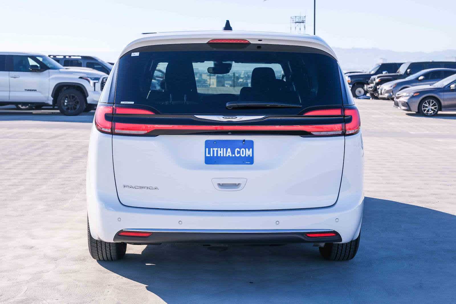 Thumbnail: 2024 Chrysler Pacifica - 5