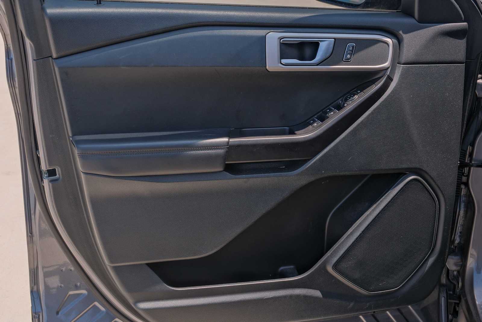 Thumbnail: 2021 Ford Explorer - 22
