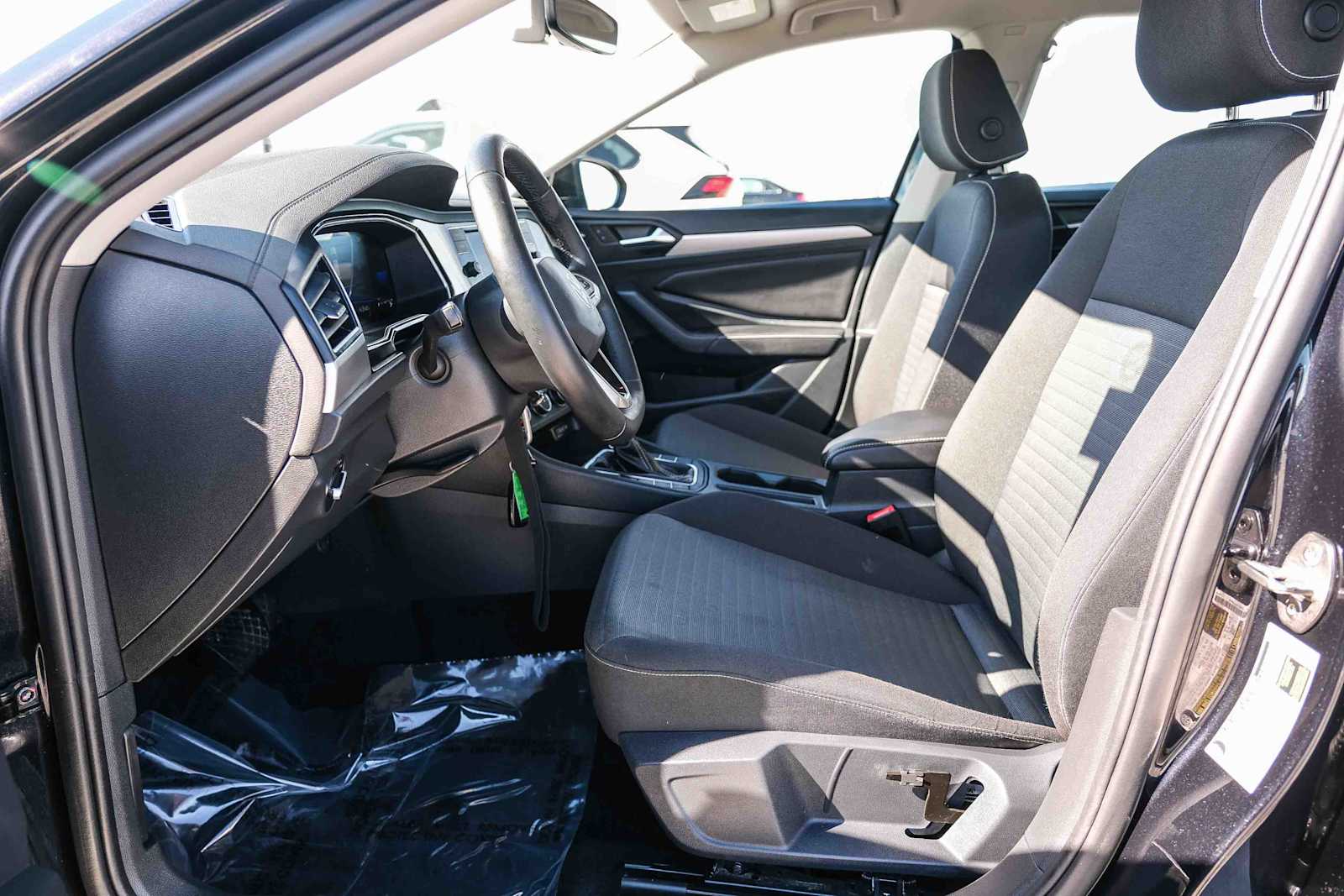 Thumbnail: 2024 Volkswagen Jetta - 20