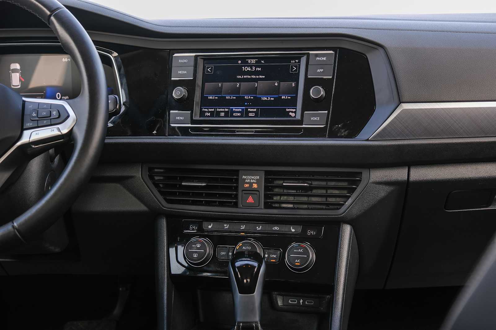 Thumbnail: 2024 Volkswagen Jetta - 13