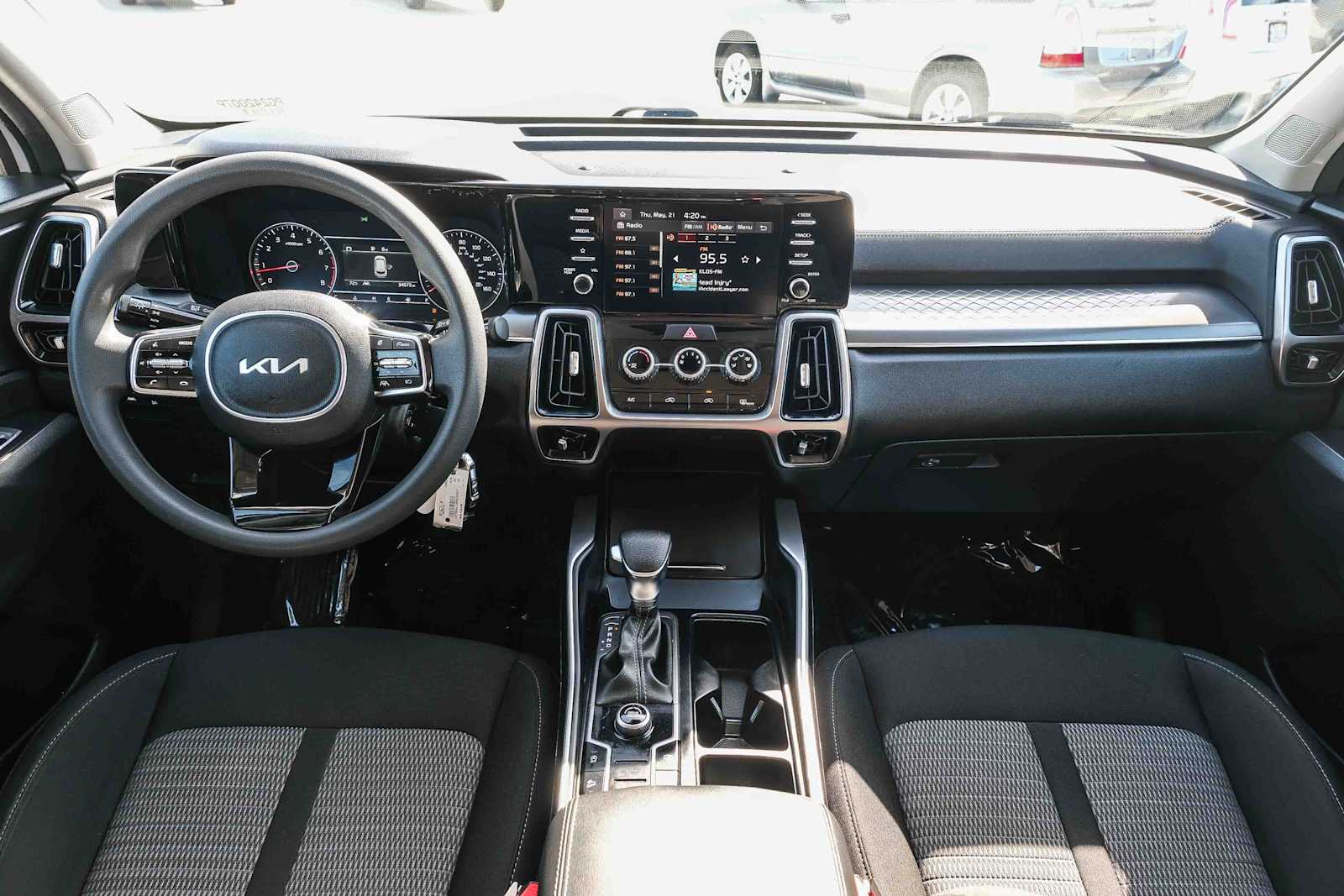Thumbnail: 2023 Kia Sorento - 13