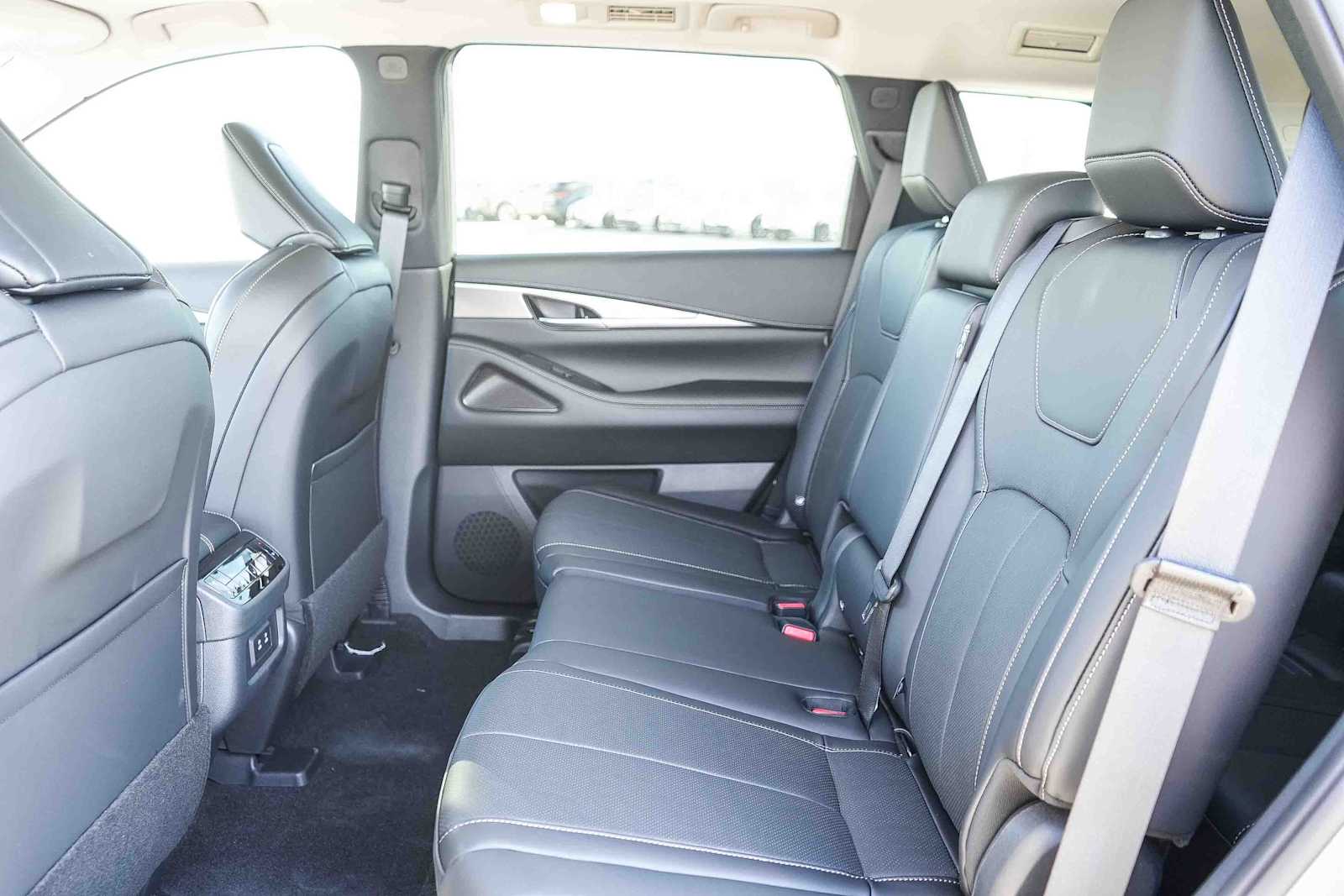 Thumbnail: 2026 INFINITI QX60 - 20