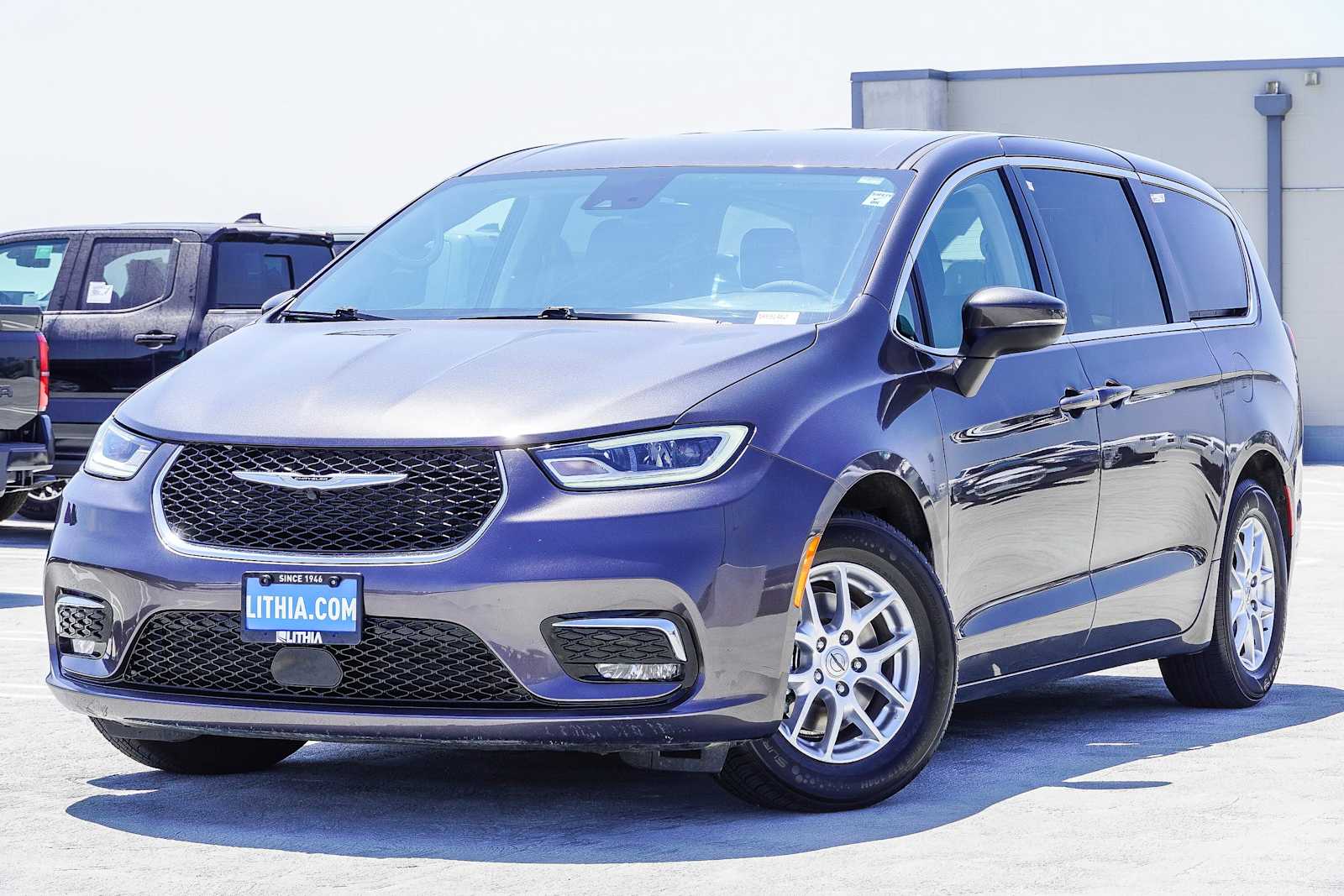 2023 Chrysler Pacifica Touring L Hero Image