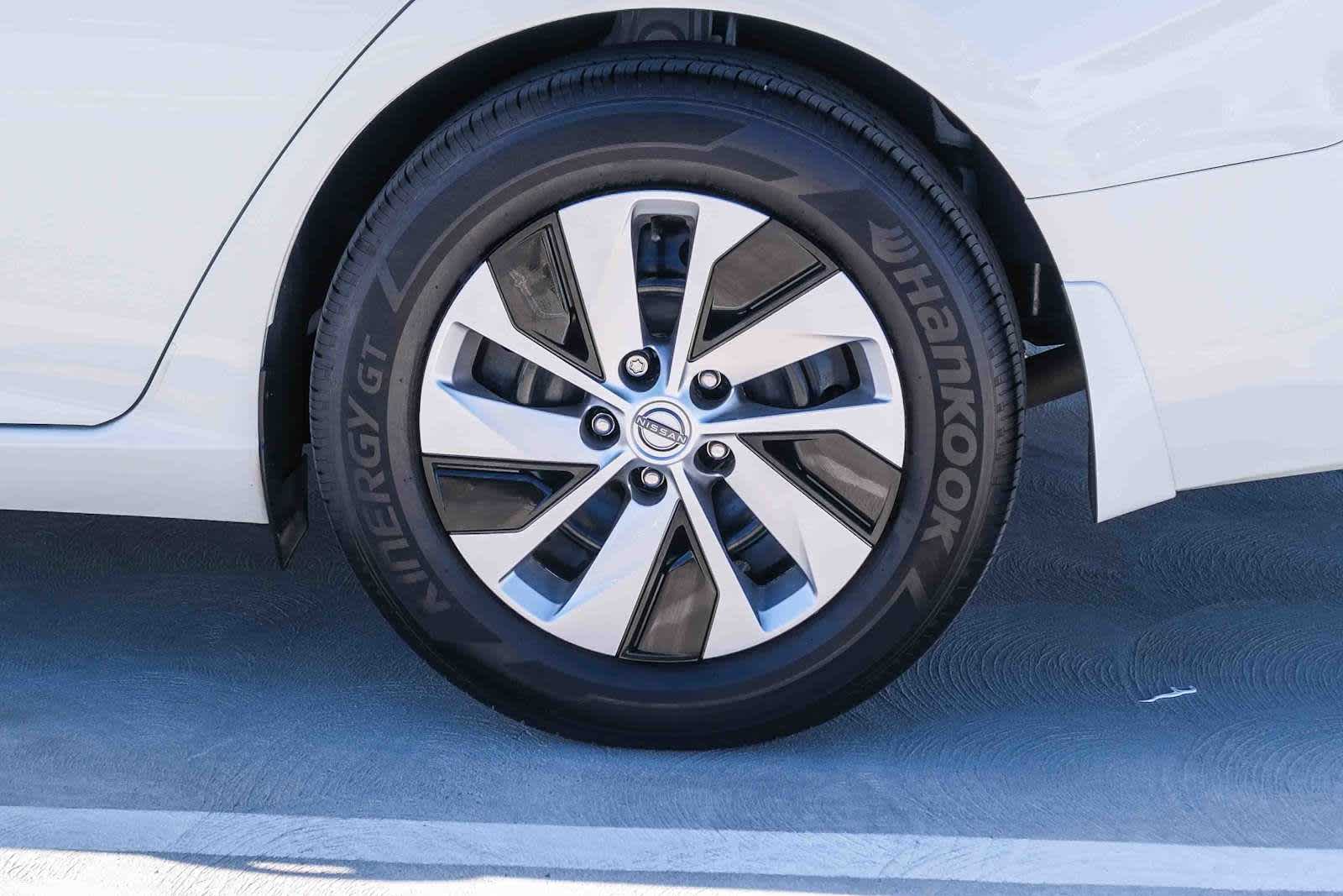 Thumbnail: 2025 Nissan Altima - 9