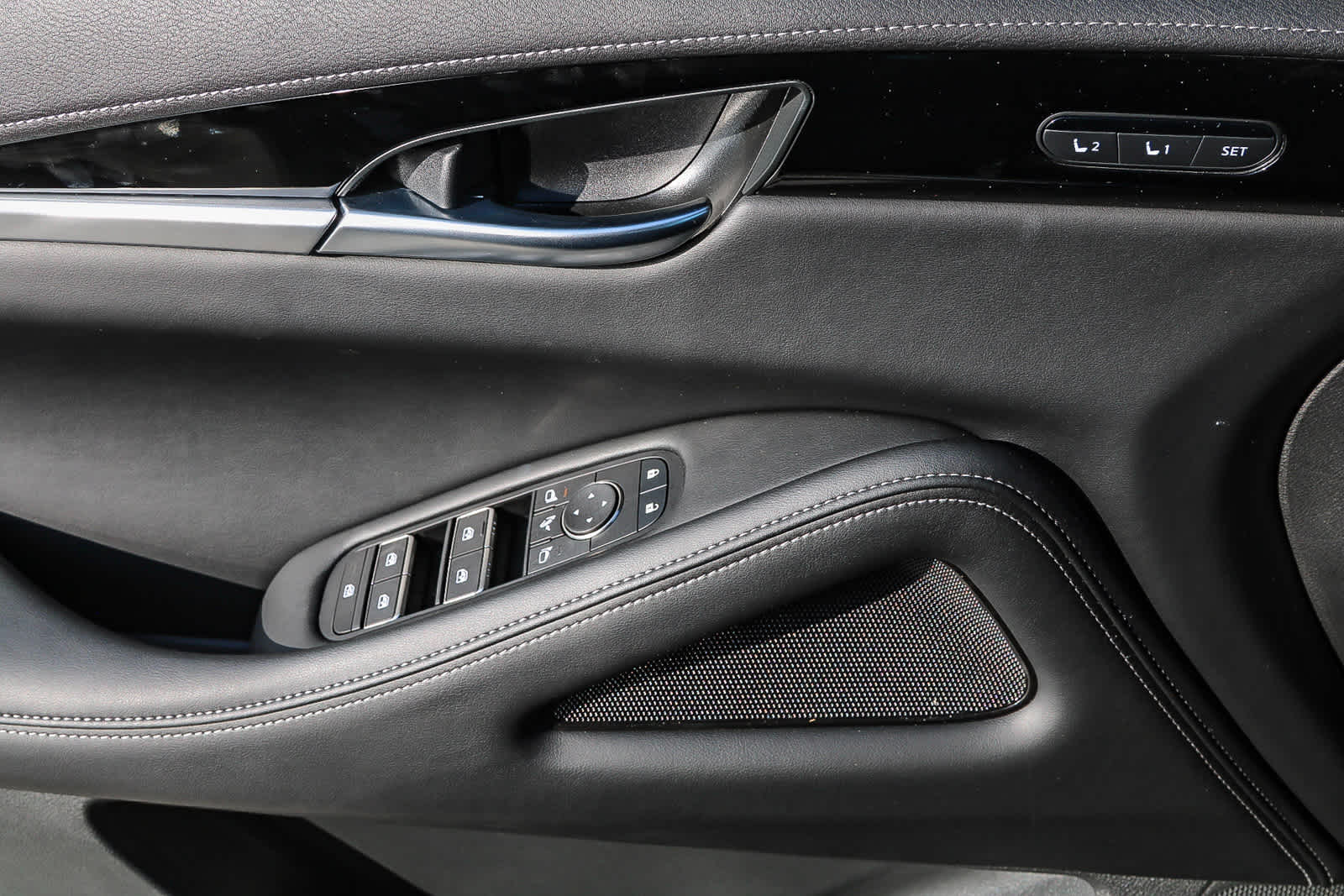 Thumbnail: 2025 INFINITI QX60 - 24