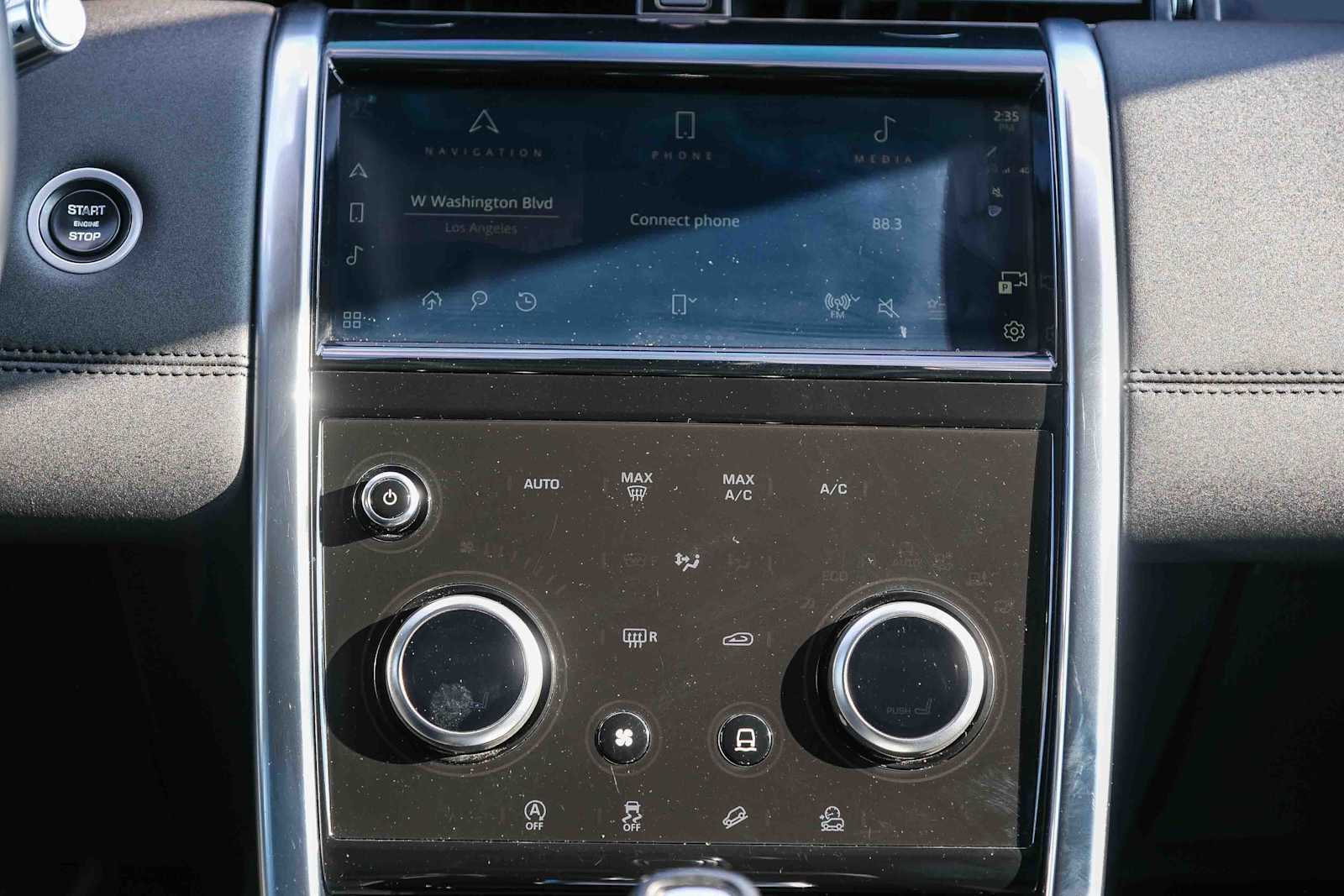 Thumbnail: 2021 Land Rover Discovery Sport - 13