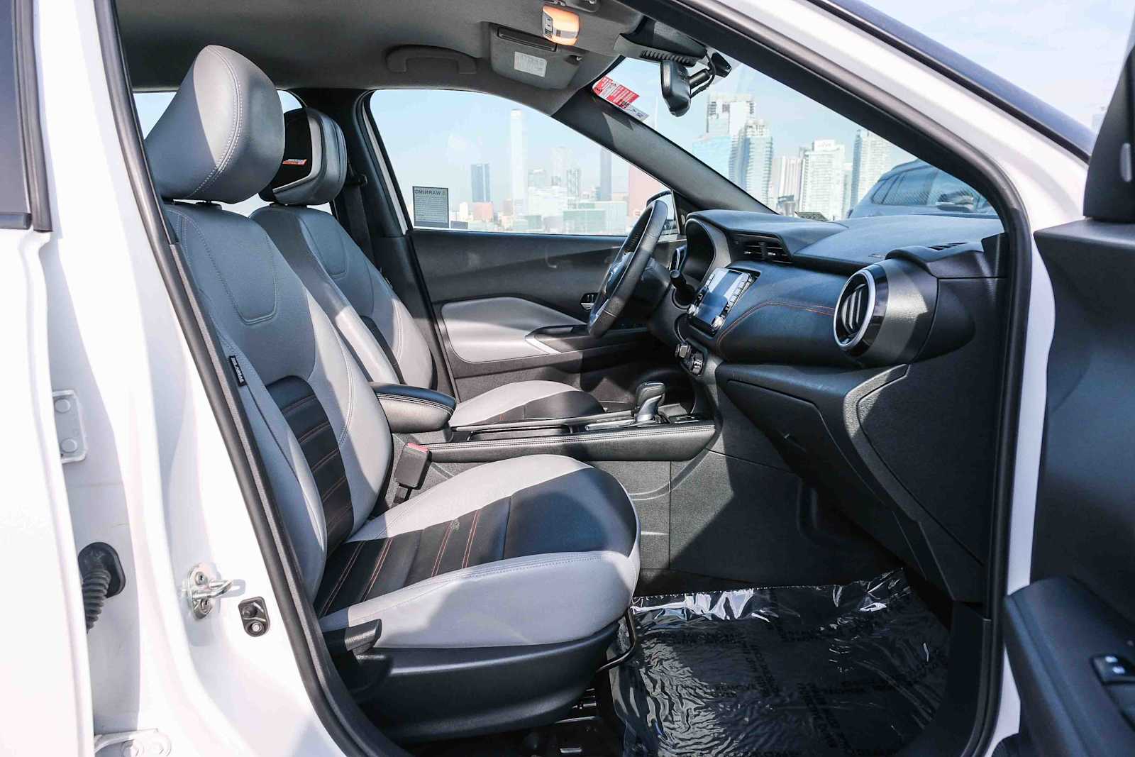 Thumbnail: 2022 Nissan Kicks - 18