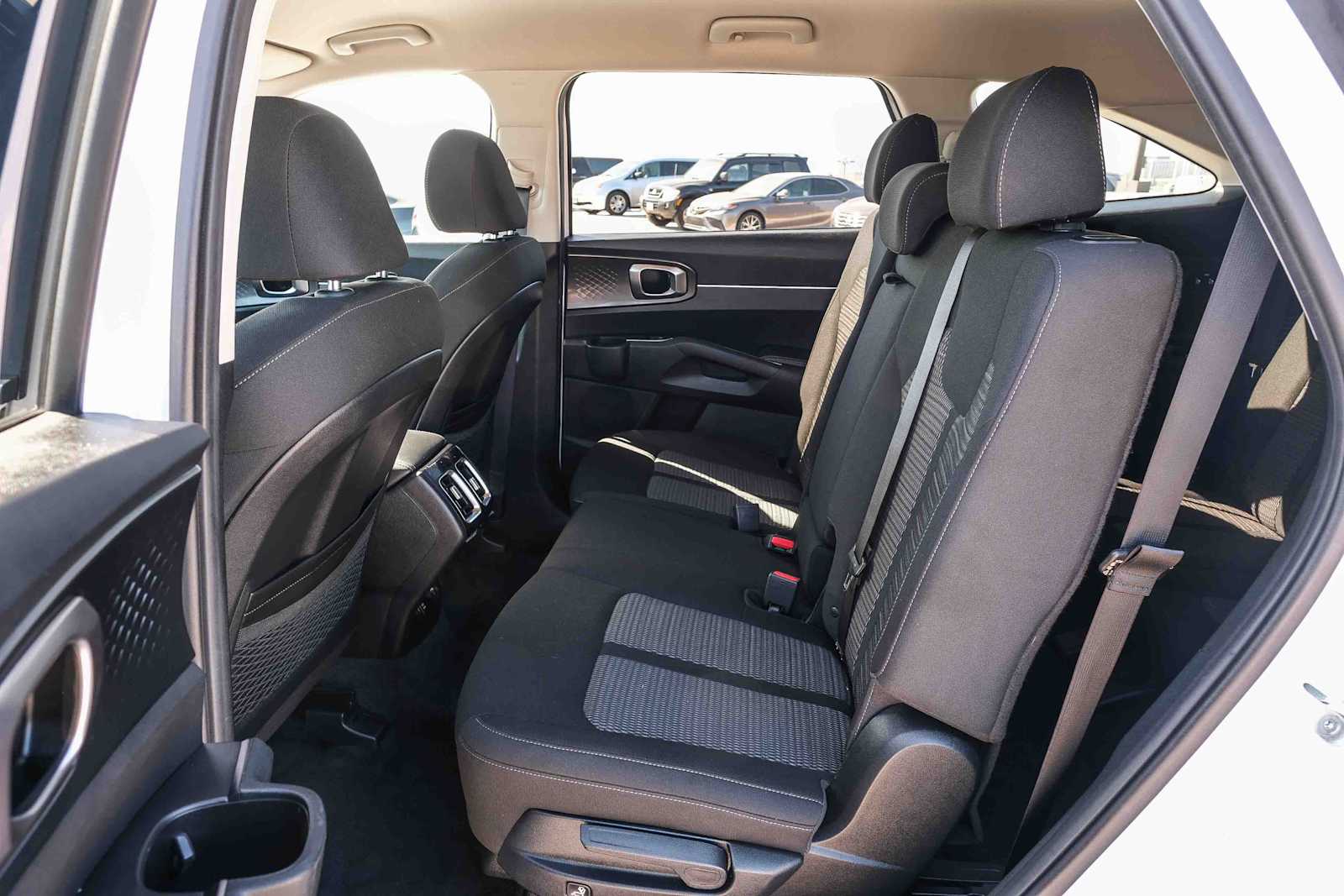 Thumbnail: 2023 Kia Sorento - 19
