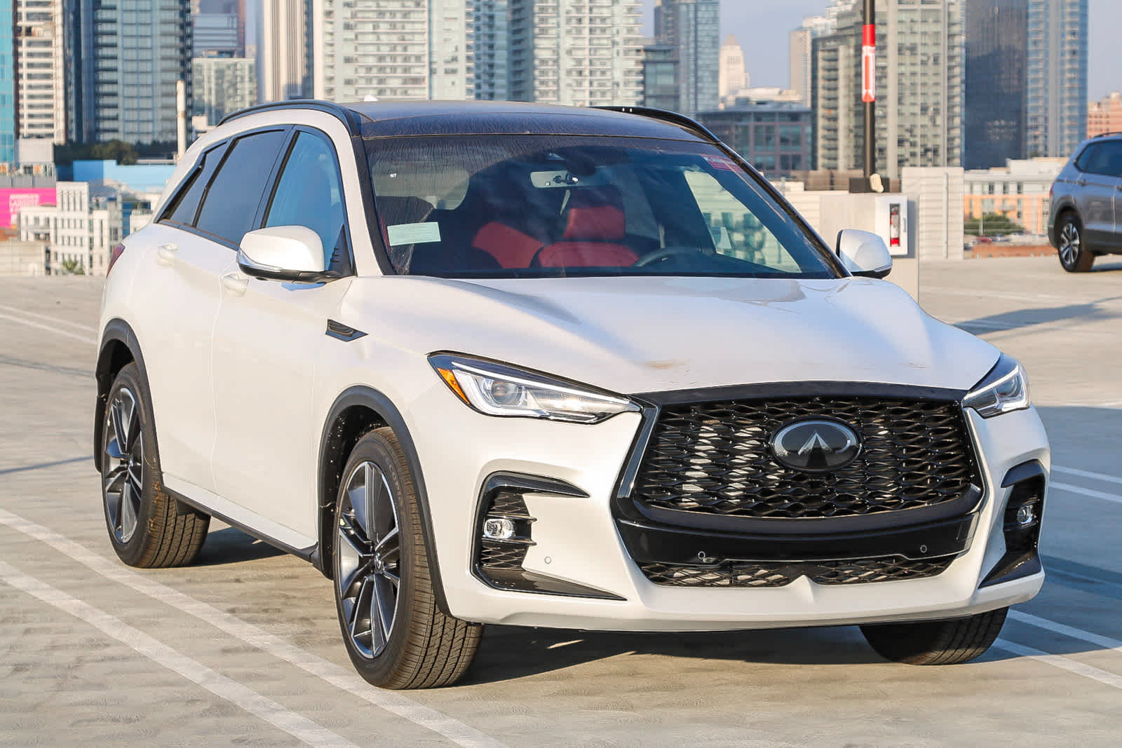 Thumbnail: 2025 INFINITI QX50 - 3