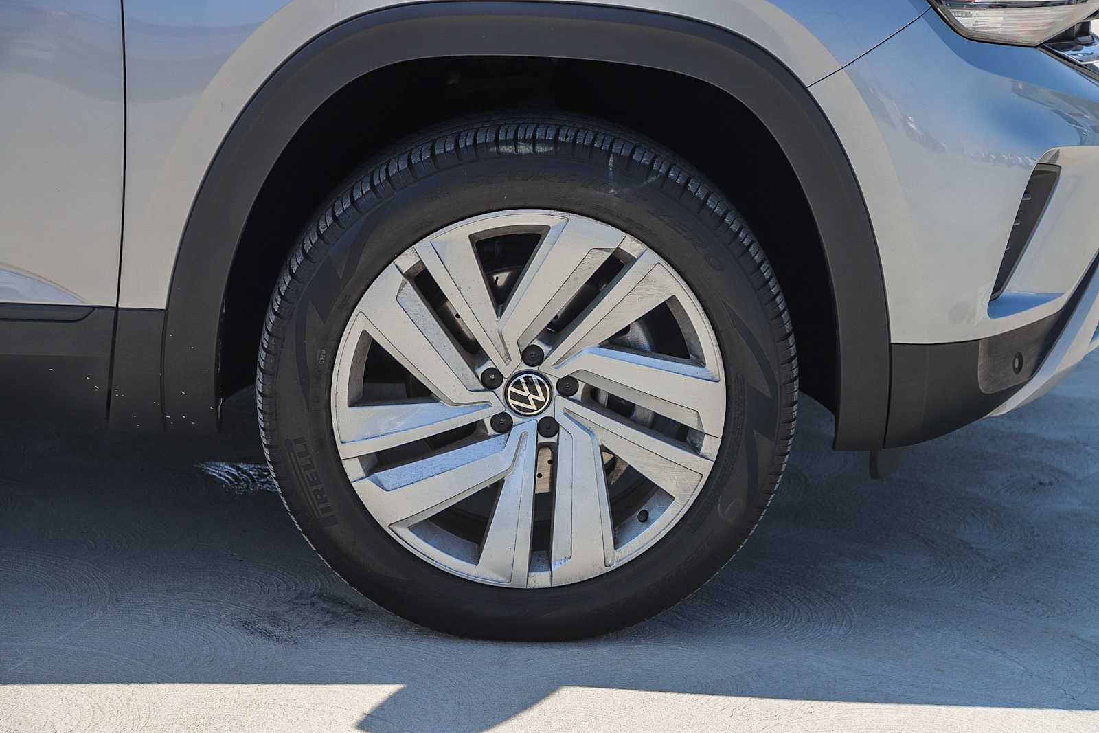 Thumbnail: 2022 Volkswagen Atlas - 16