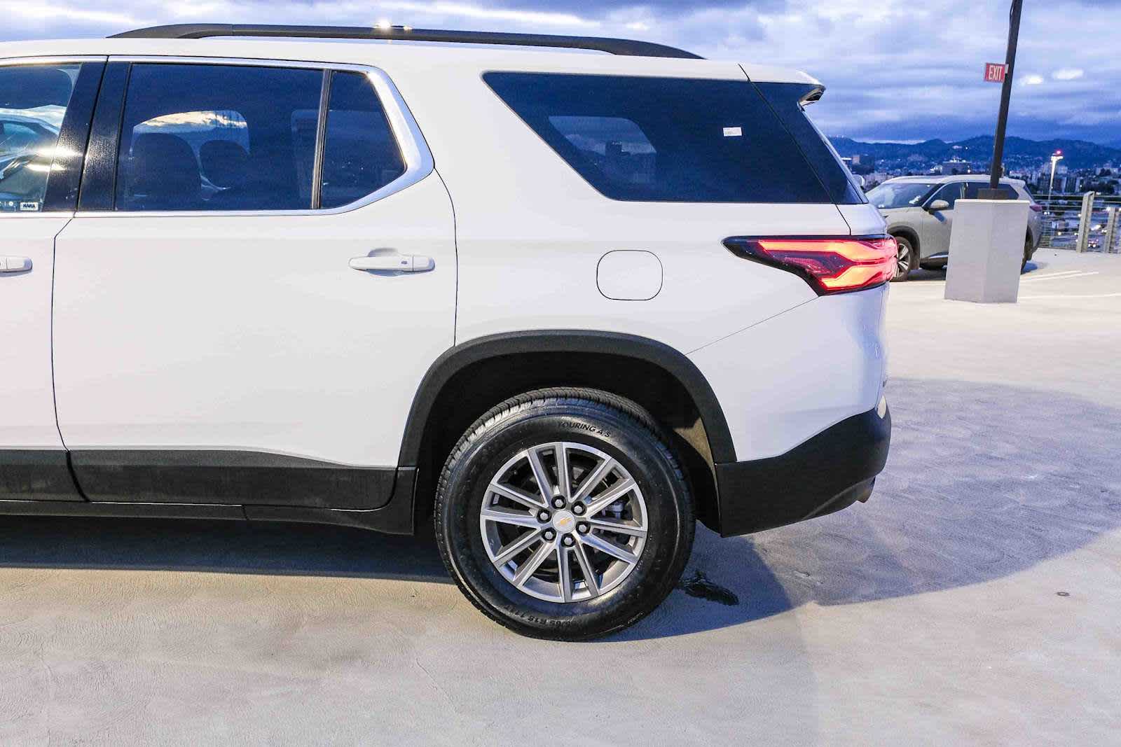 Thumbnail: 2023 Chevrolet Traverse - 8