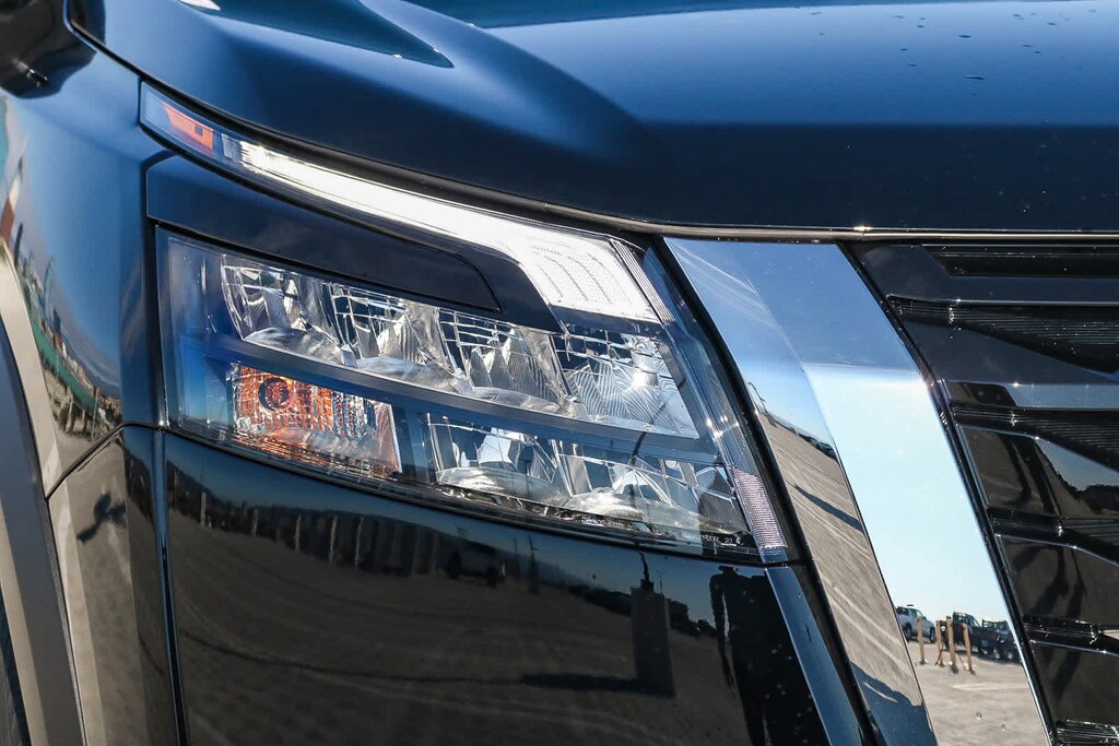 New 2025 Nissan Pathfinder S SUV