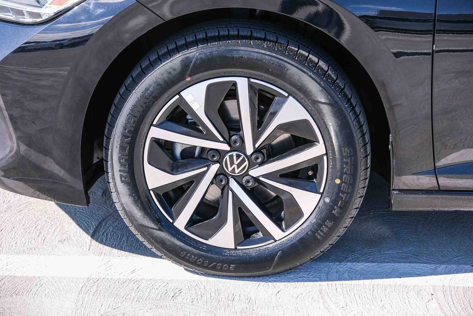 Thumbnail: 2024 Volkswagen Jetta - 10