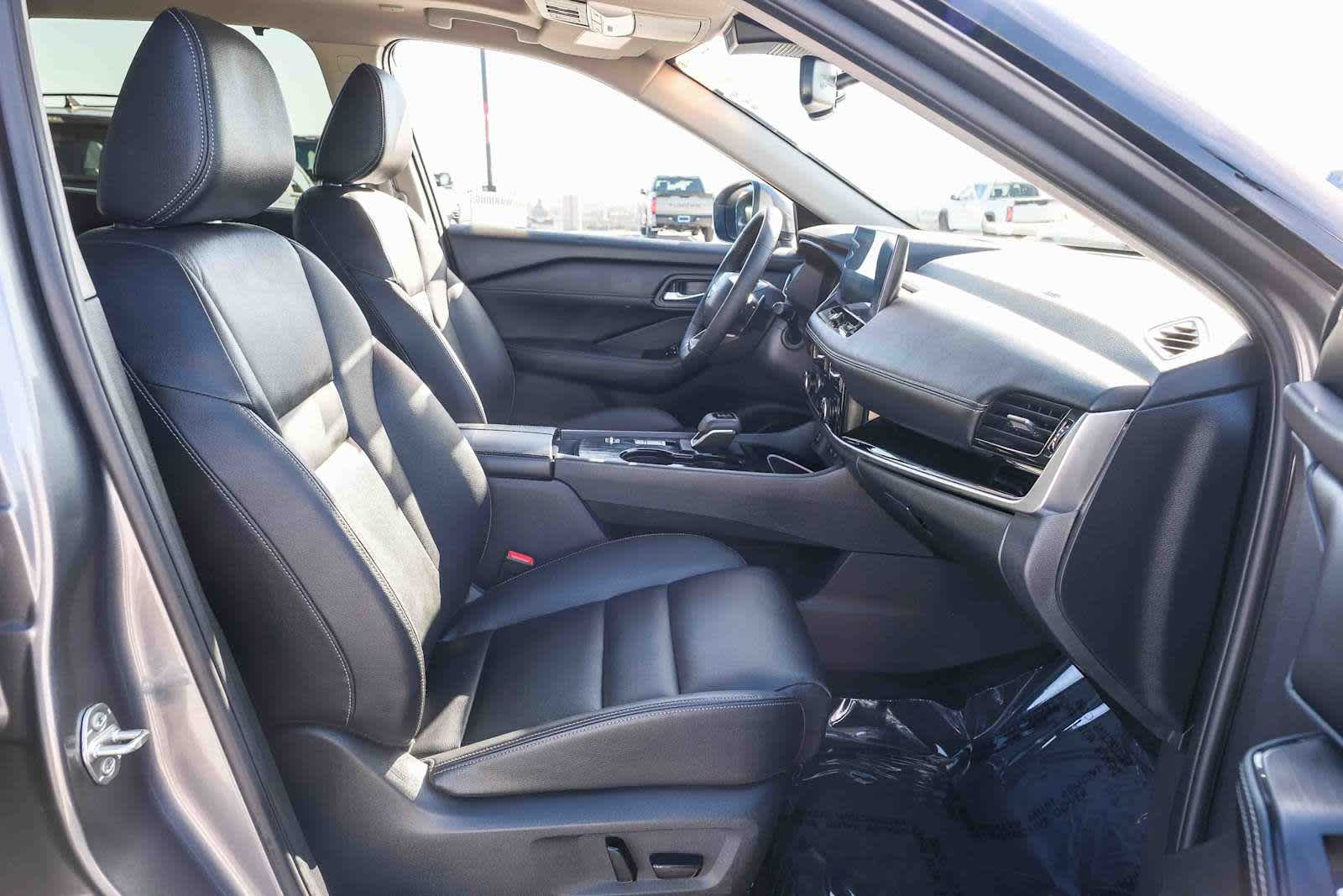 Thumbnail: 2025 Nissan Rogue - 17