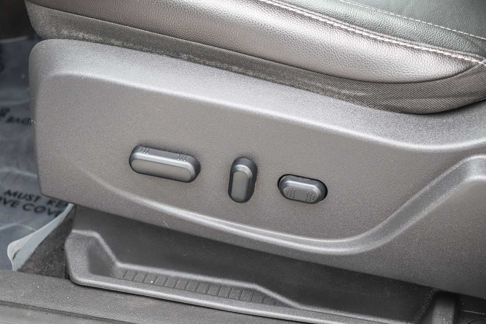 Thumbnail: 2013 Ford Escape - 21