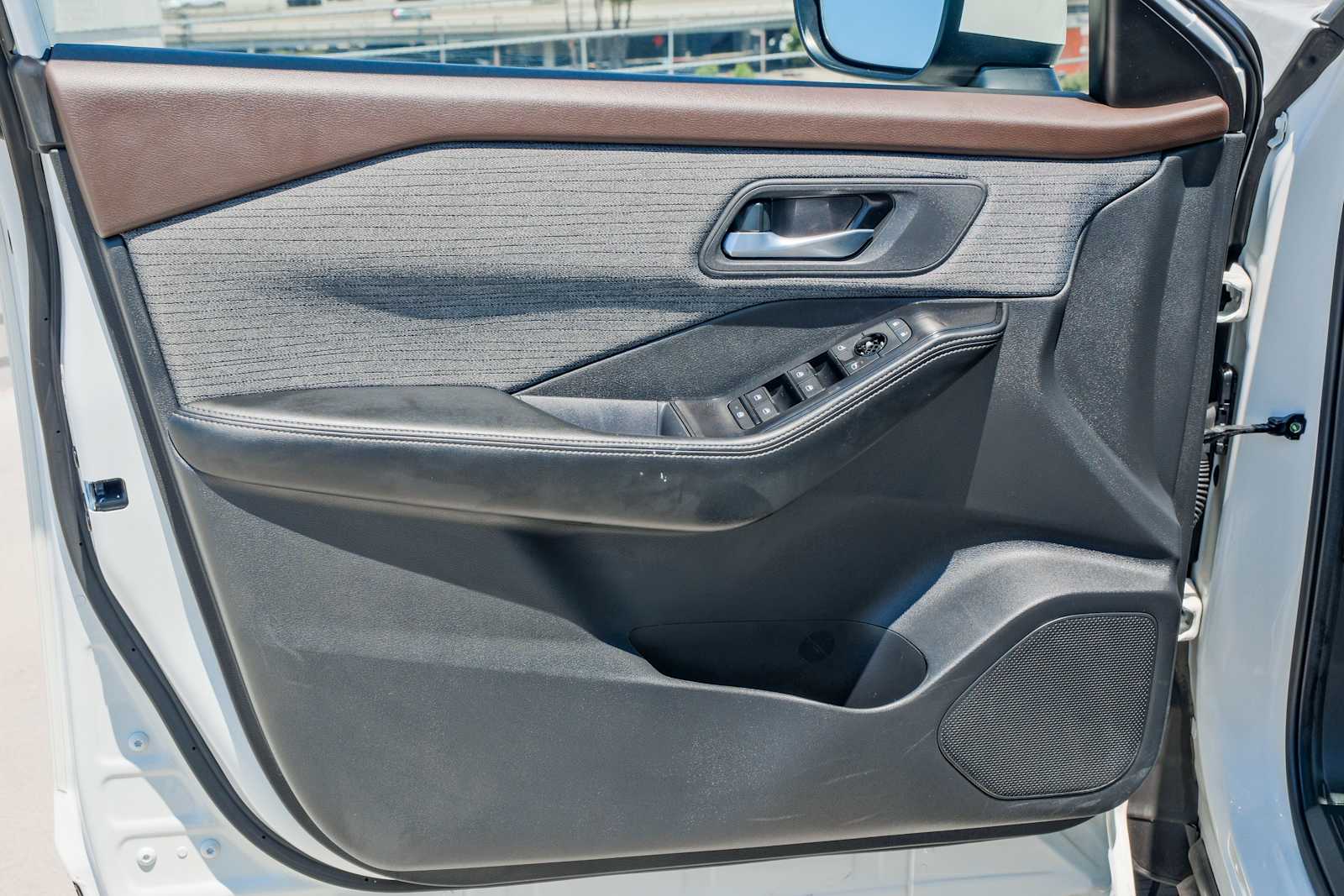 Thumbnail: 2023 Nissan Rogue - 19