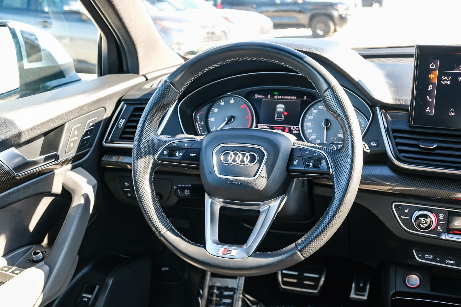 Thumbnail: 2022 Audi SQ5 - 16