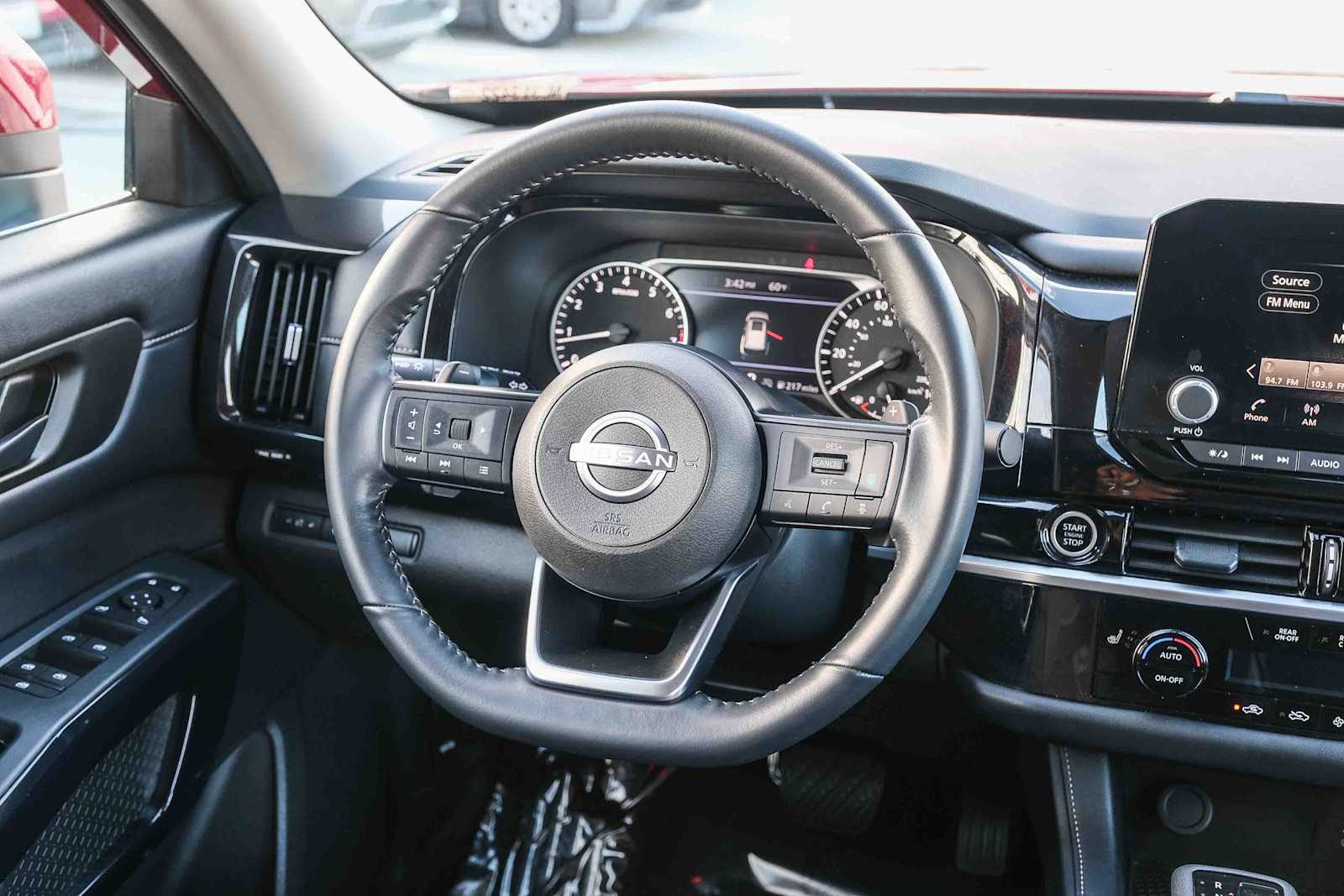 Thumbnail: 2024 Nissan Pathfinder - 17