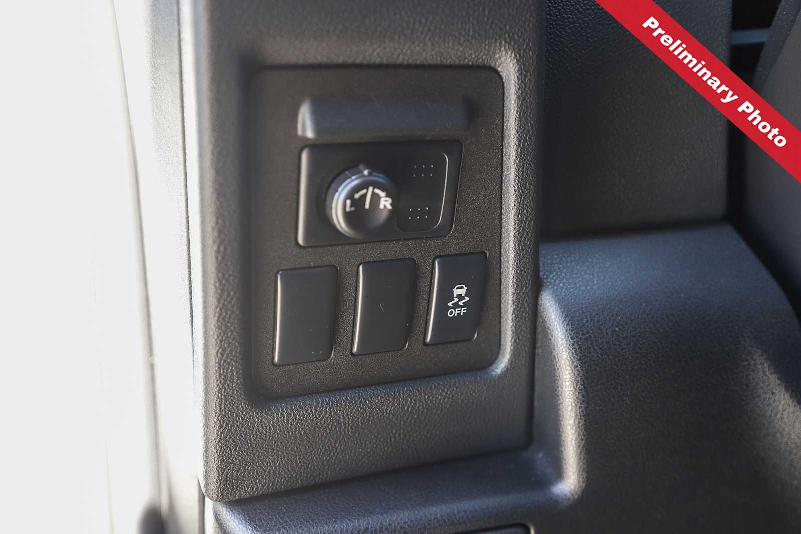 Thumbnail: 2013 Nissan Rogue - 20