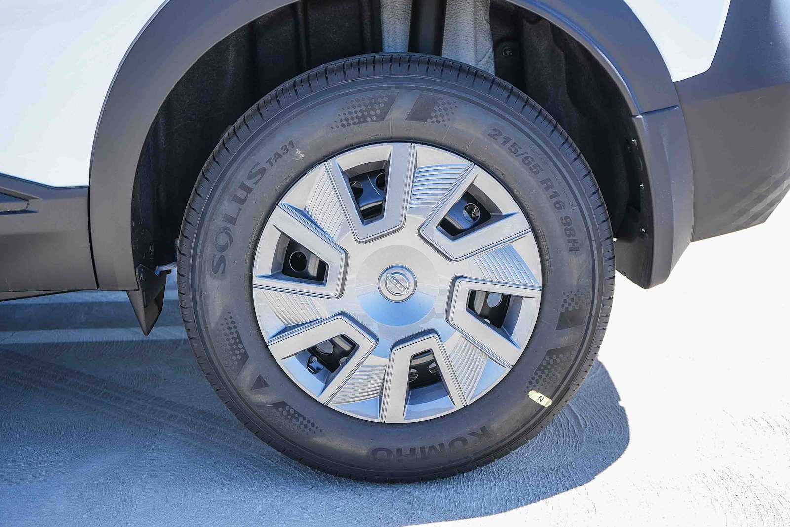 Thumbnail: 2026 Nissan Kicks - 9