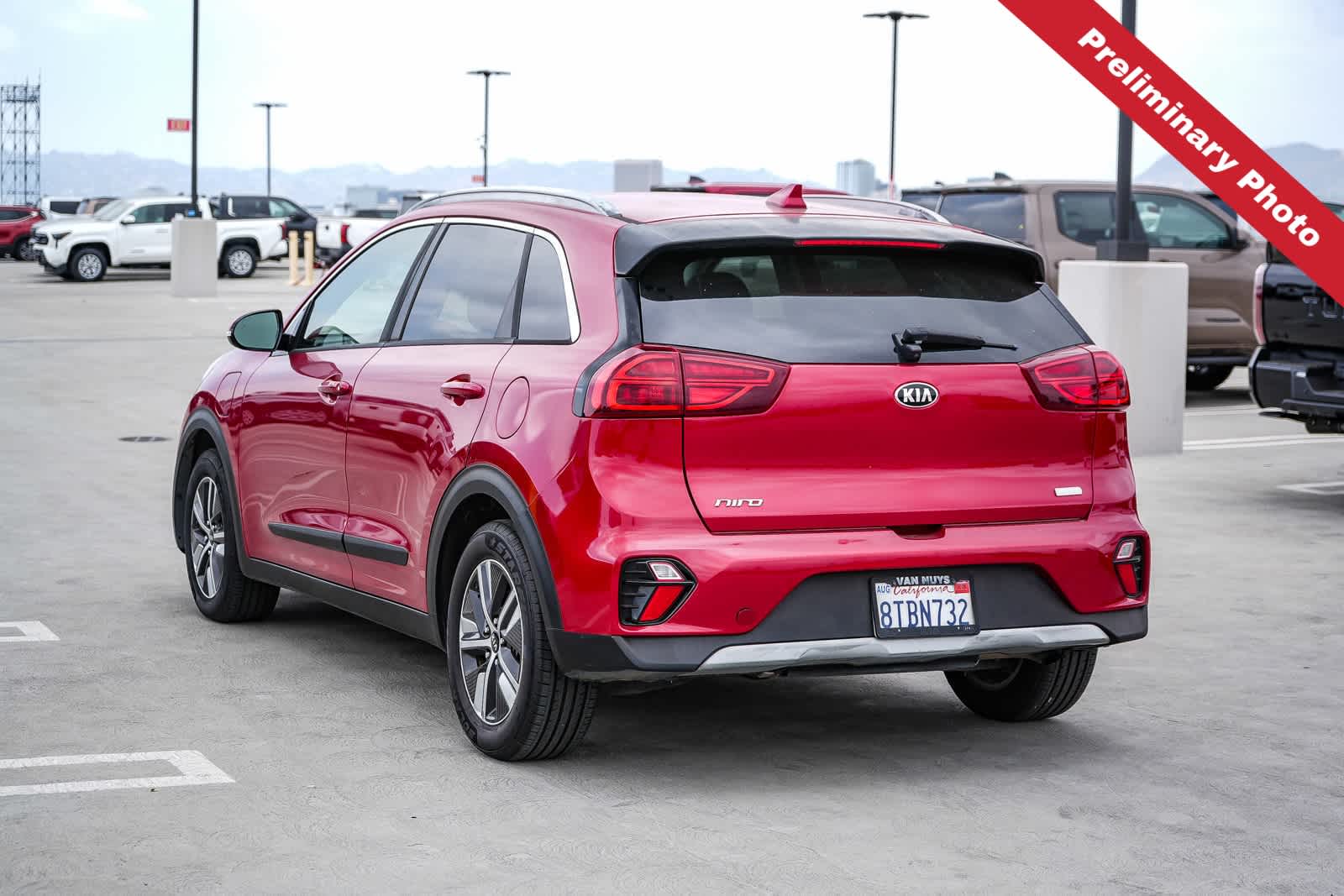 Thumbnail: 2020 Kia Niro - 8