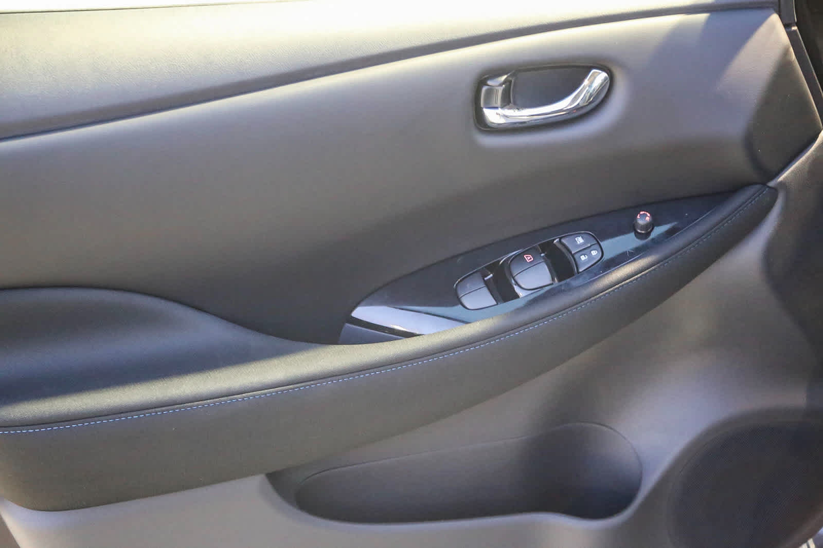 Thumbnail: 2025 Nissan Leaf - 21