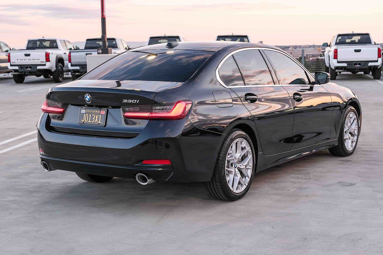 Thumbnail: 2025 BMW 3 Series - 3