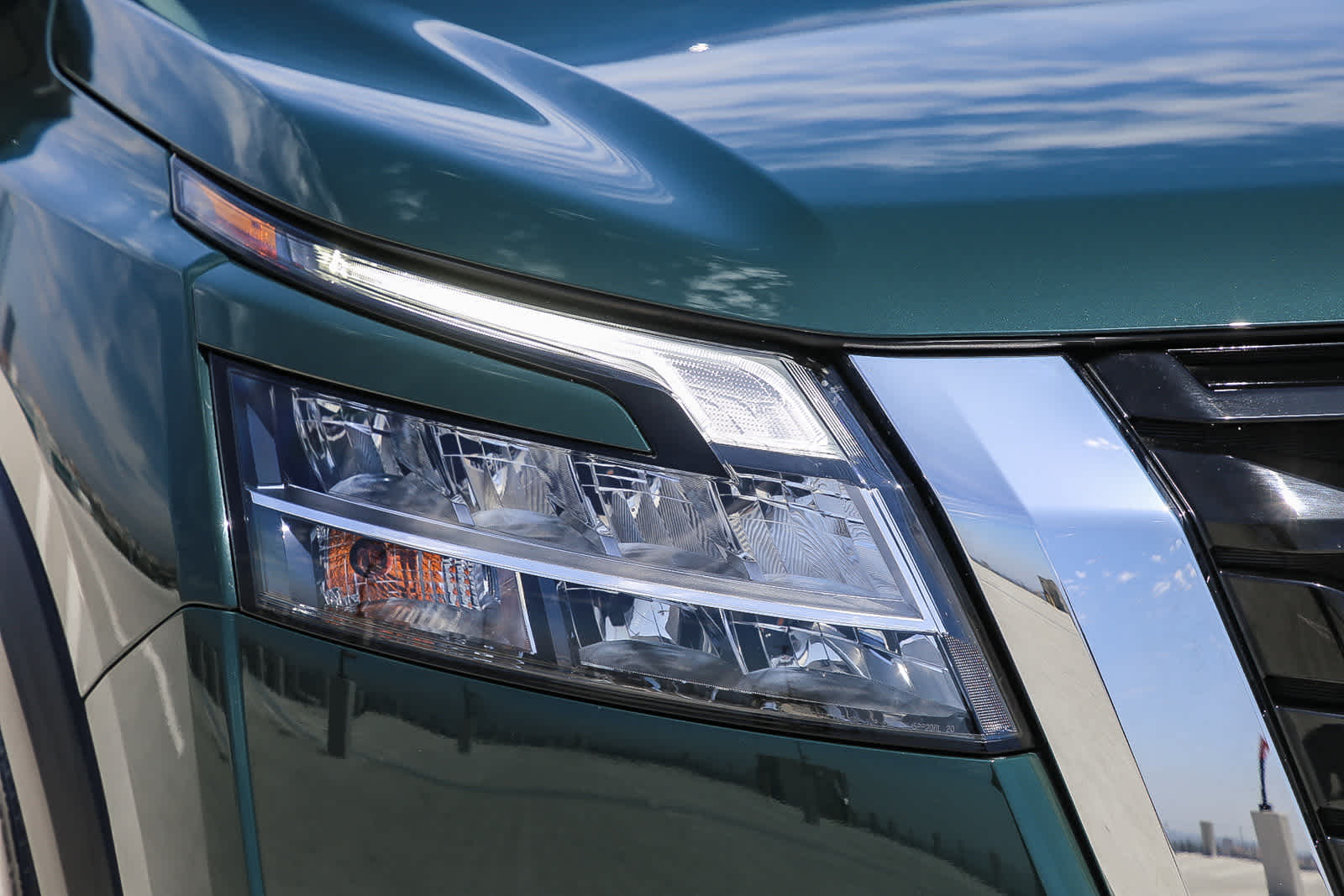 2023 Nissan Pathfinder Platinum 4