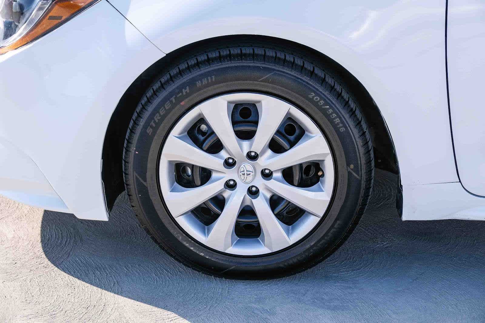 Thumbnail: 2025 Toyota Corolla - 10