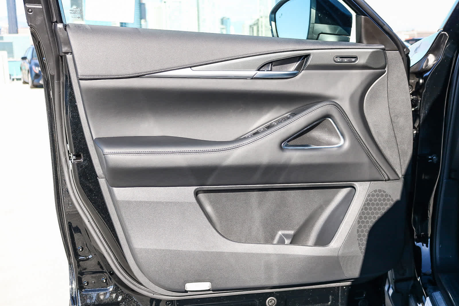 Thumbnail: 2026 INFINITI QX60 - 26