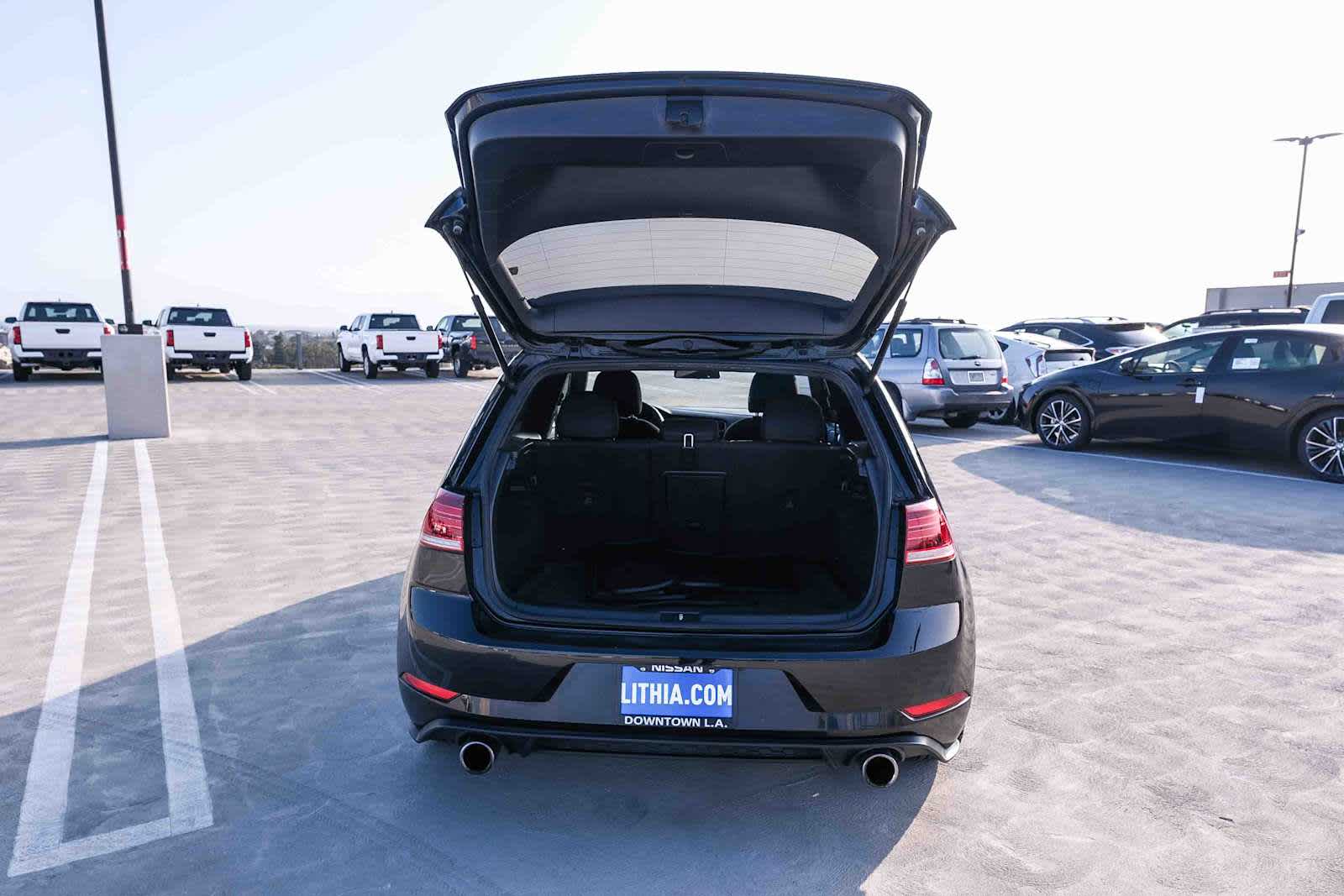 Thumbnail: 2018 Volkswagen Golf - 24