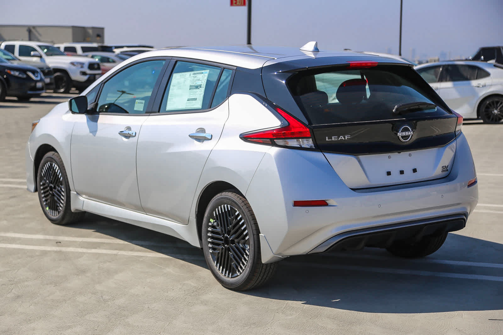 Thumbnail: 2025 Nissan Leaf - 8