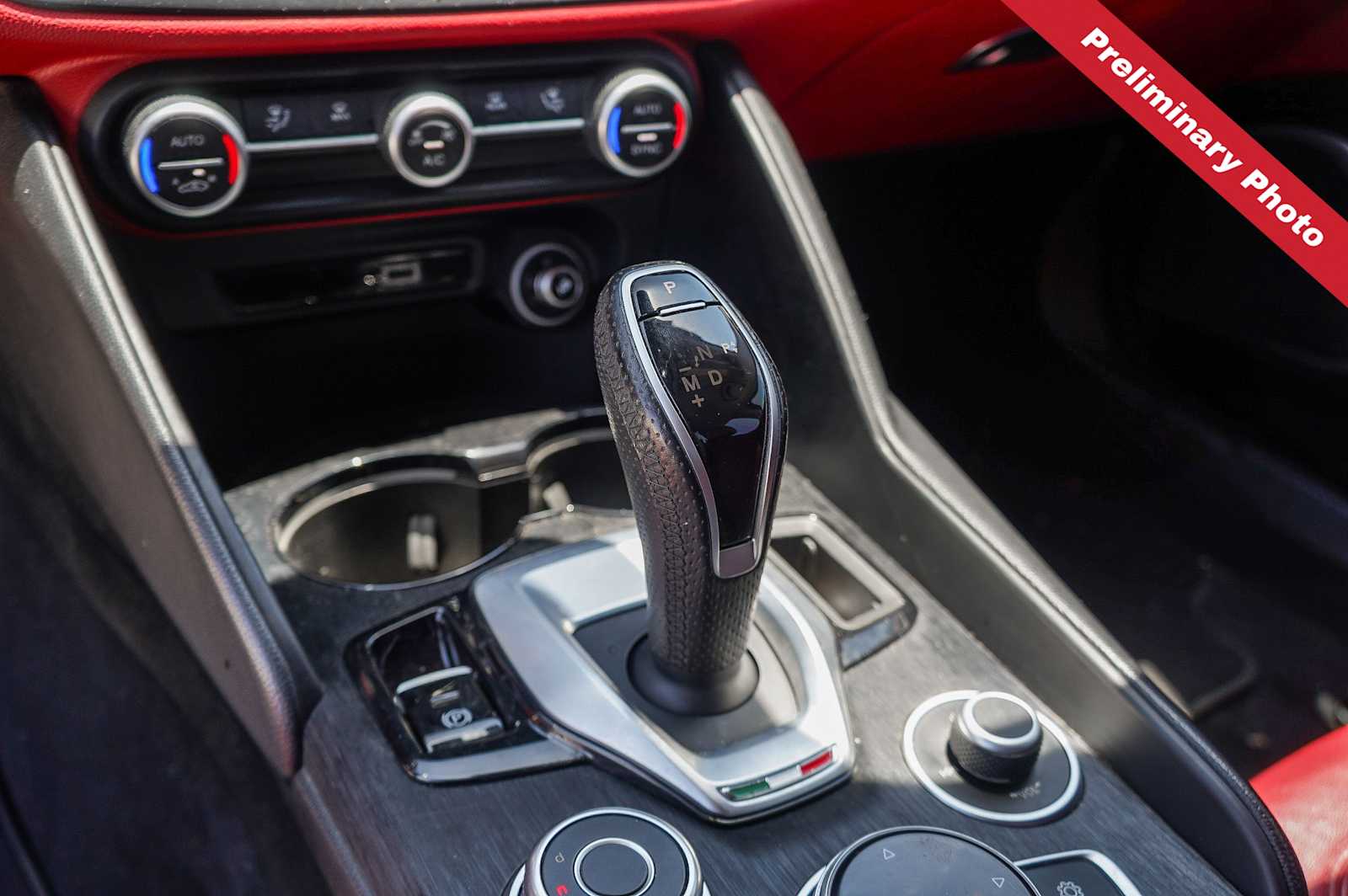 Thumbnail: 2020 Alfa Romeo Giulia - 16