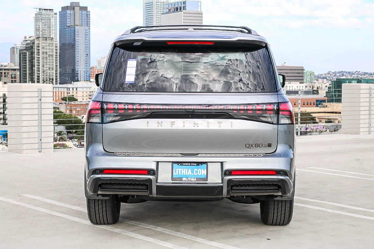 Thumbnail: 2026 INFINITI QX80 - 7