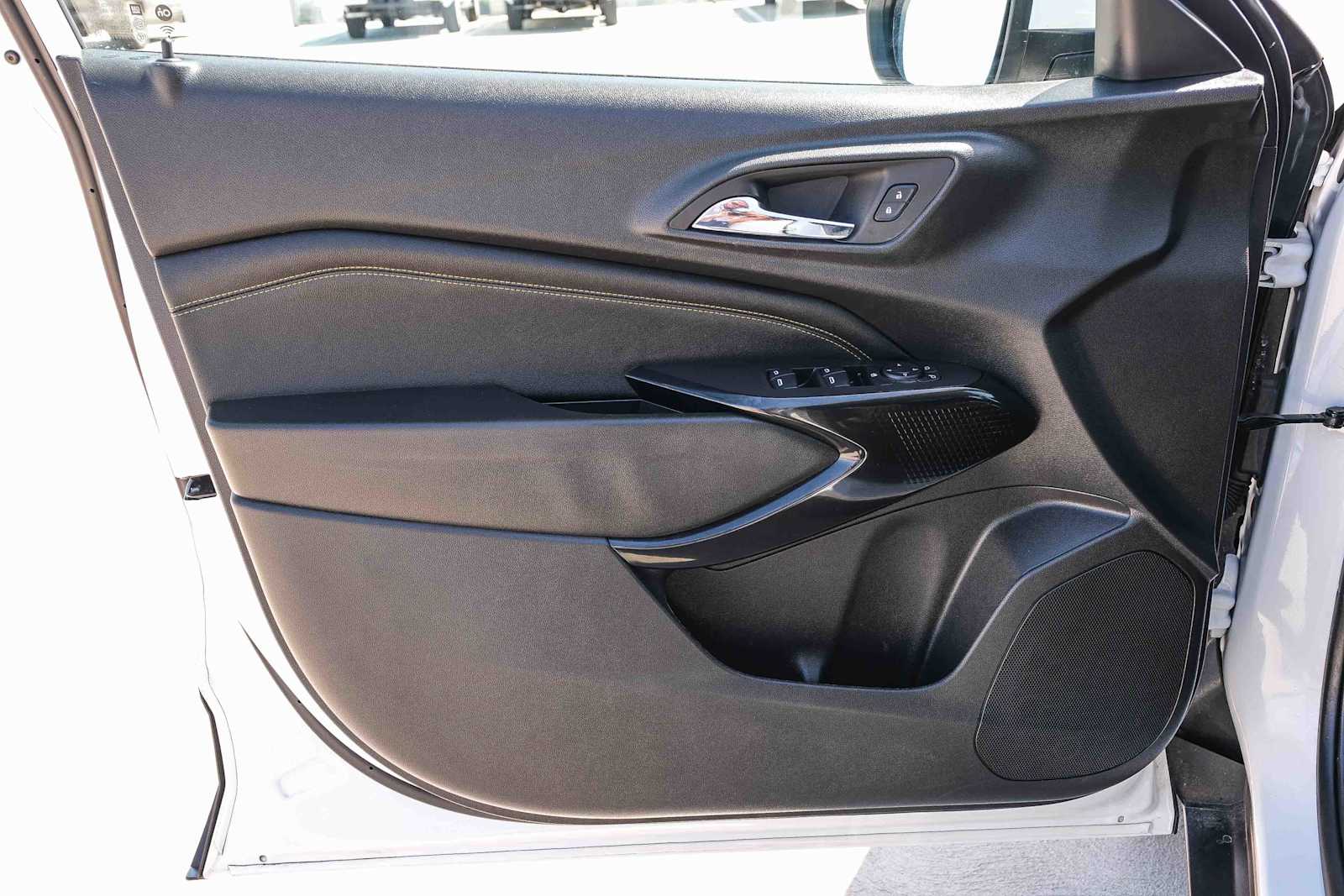 Thumbnail: 2025 Chevrolet Trax - 23