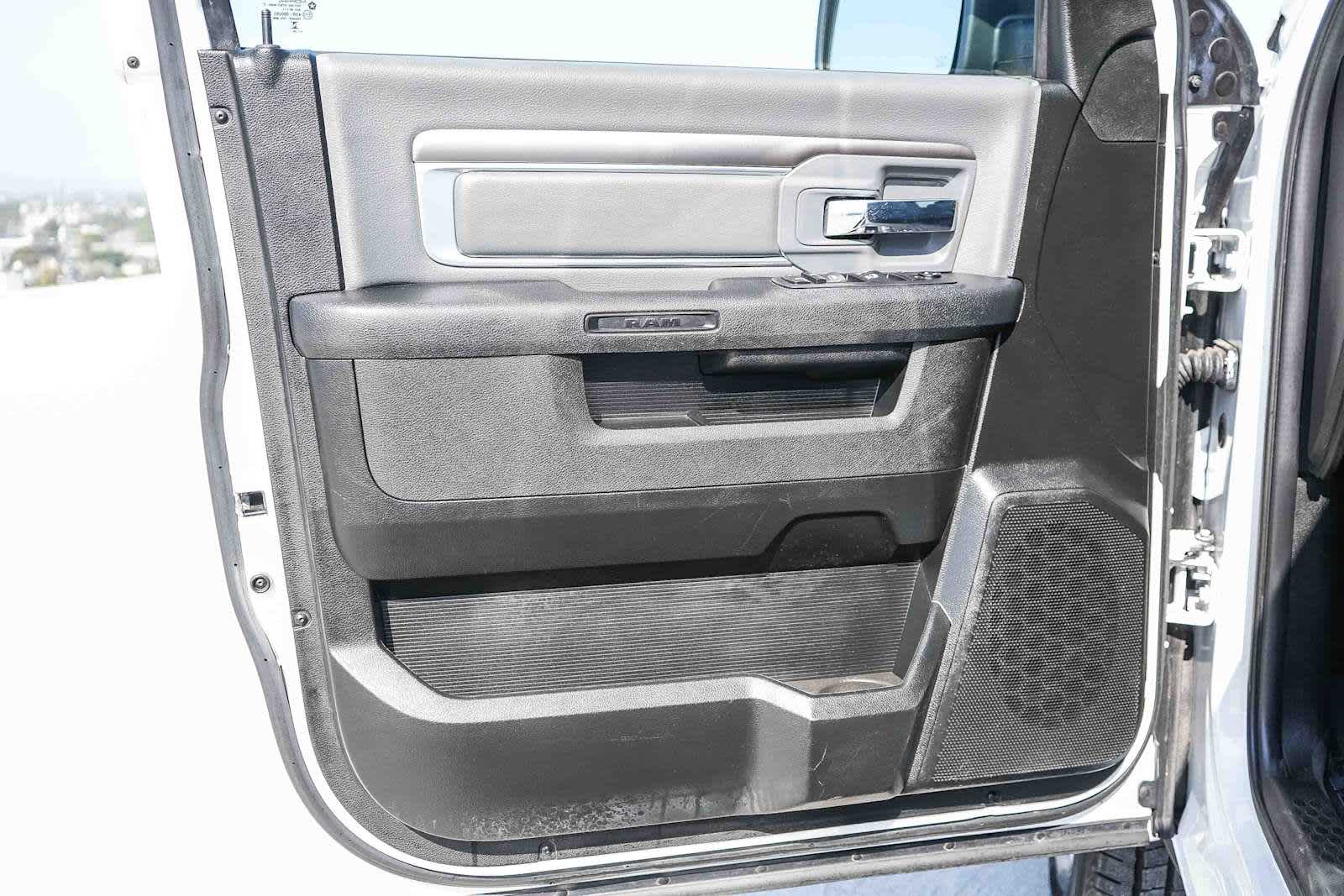 Thumbnail: 2024 RAM 1500 Classic - 21