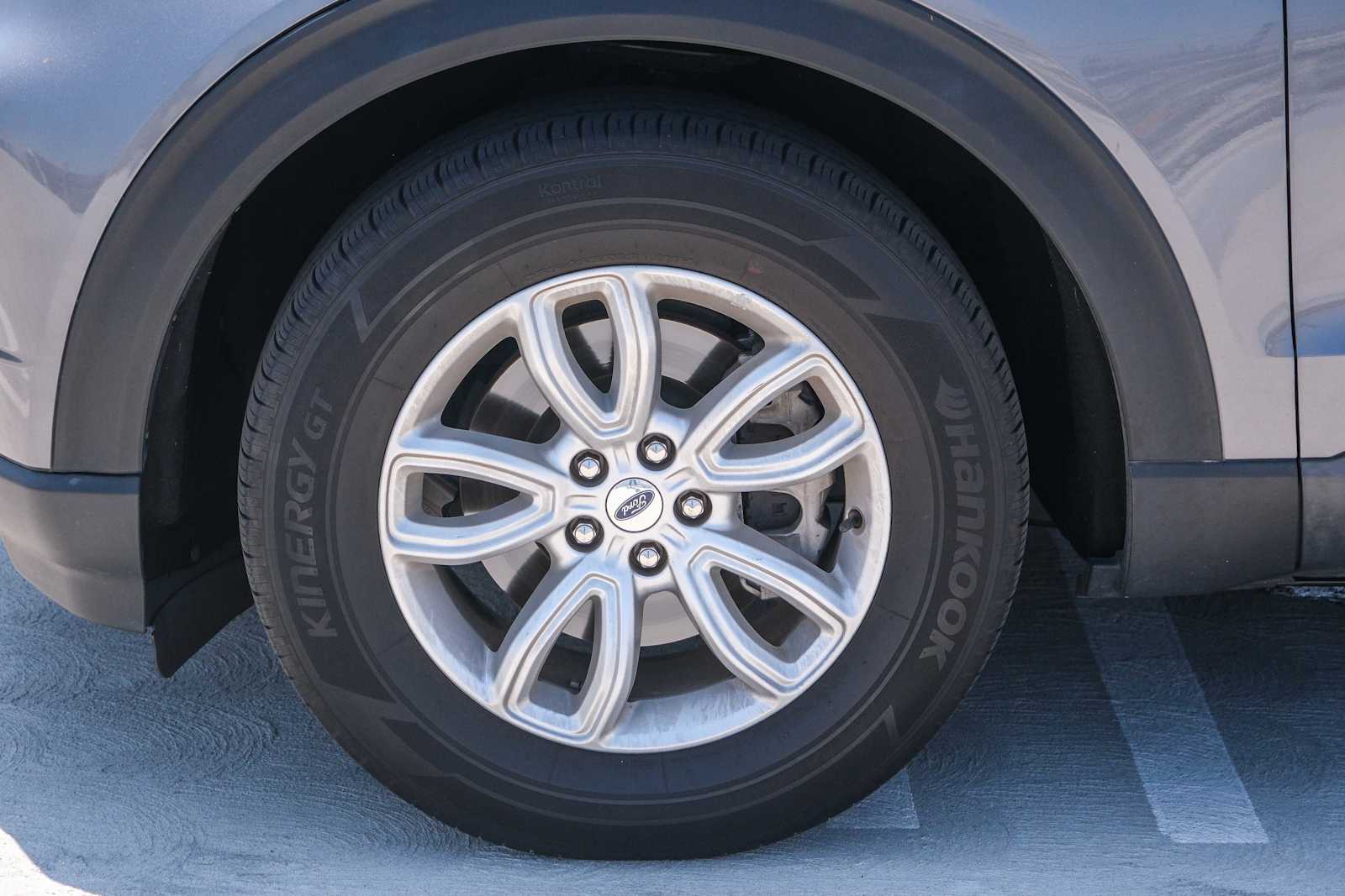 Thumbnail: 2021 Ford Explorer - 10