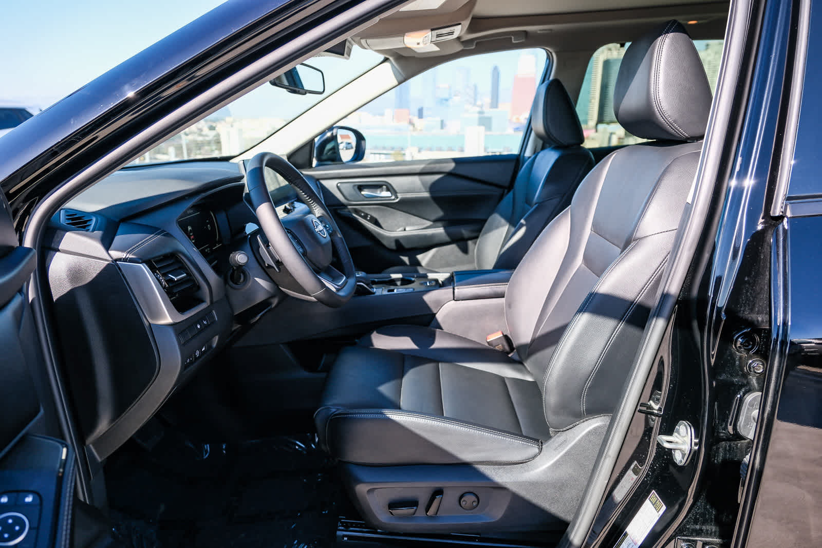 Thumbnail: 2025 Nissan Rogue - 18