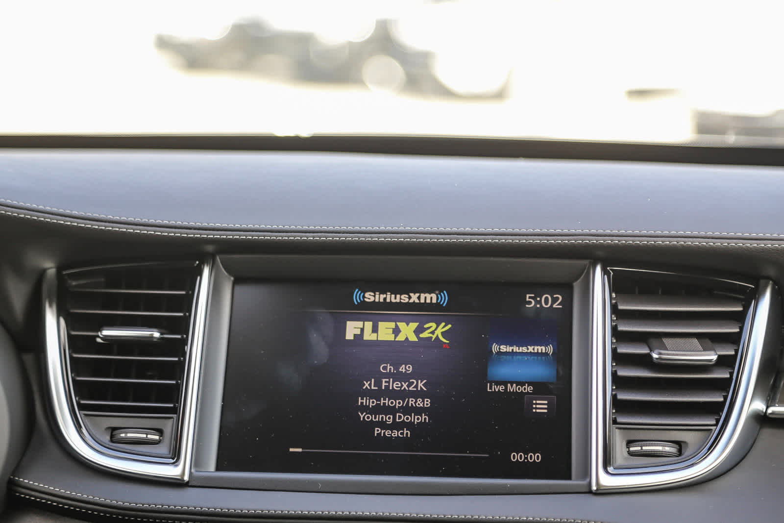 Thumbnail: 2025 INFINITI QX50 - 15