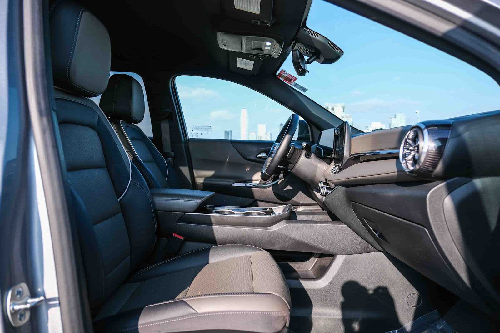 Thumbnail: 2025 Chevrolet Equinox - 15
