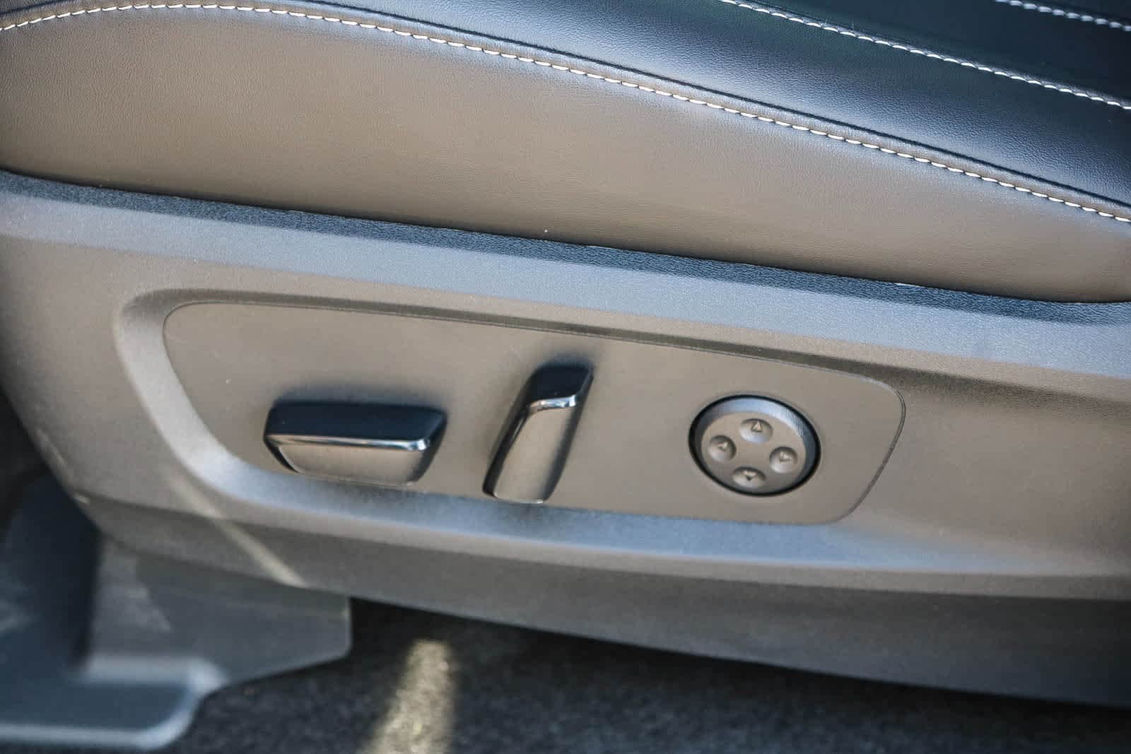 Thumbnail: 2025 INFINITI QX60 - 23