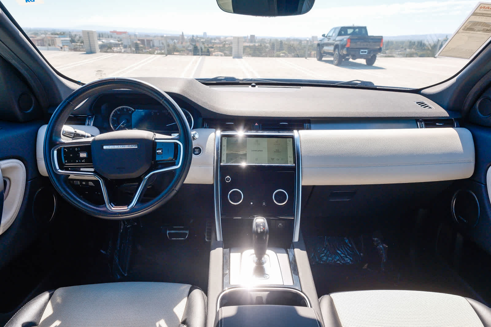 Thumbnail: 2021 Land Rover Discovery Sport - 13