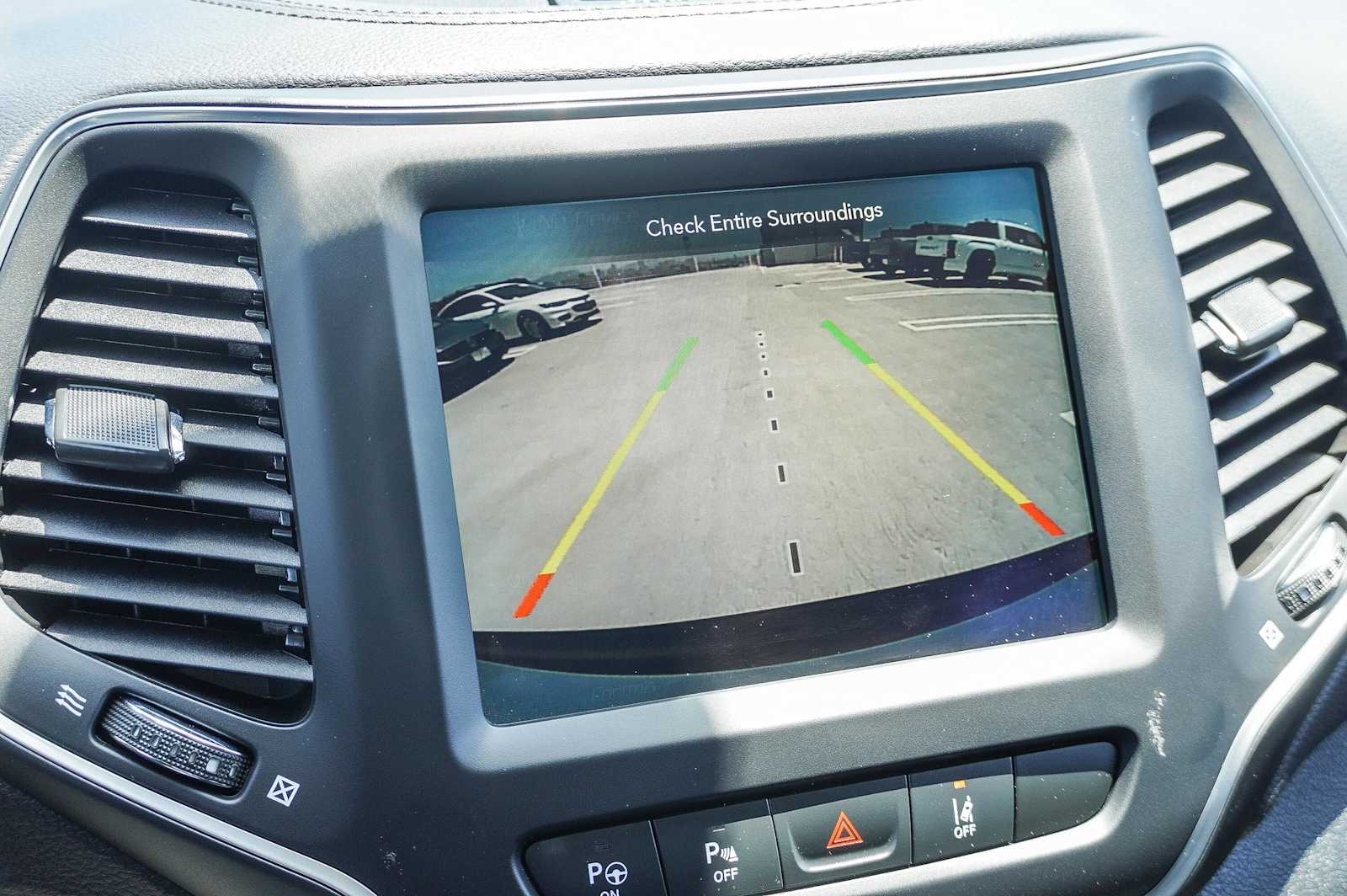 Thumbnail: 2023 Jeep Cherokee - 25