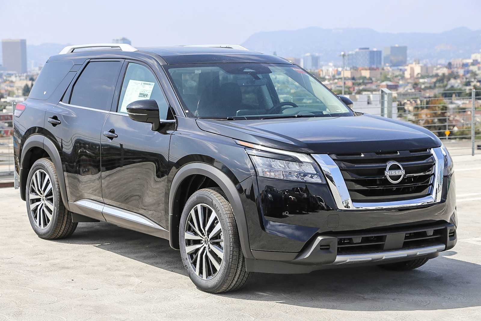 Thumbnail: 2025 Nissan Pathfinder - 3
