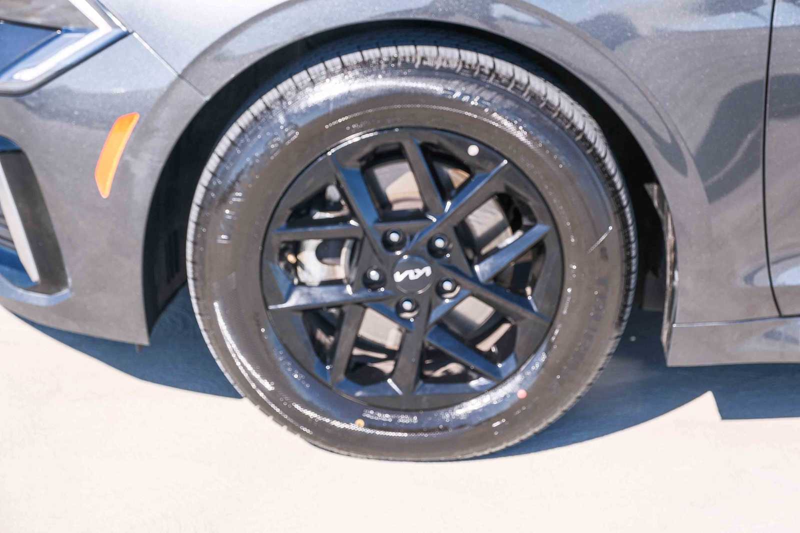 Thumbnail: 2025 Kia K5 - 10