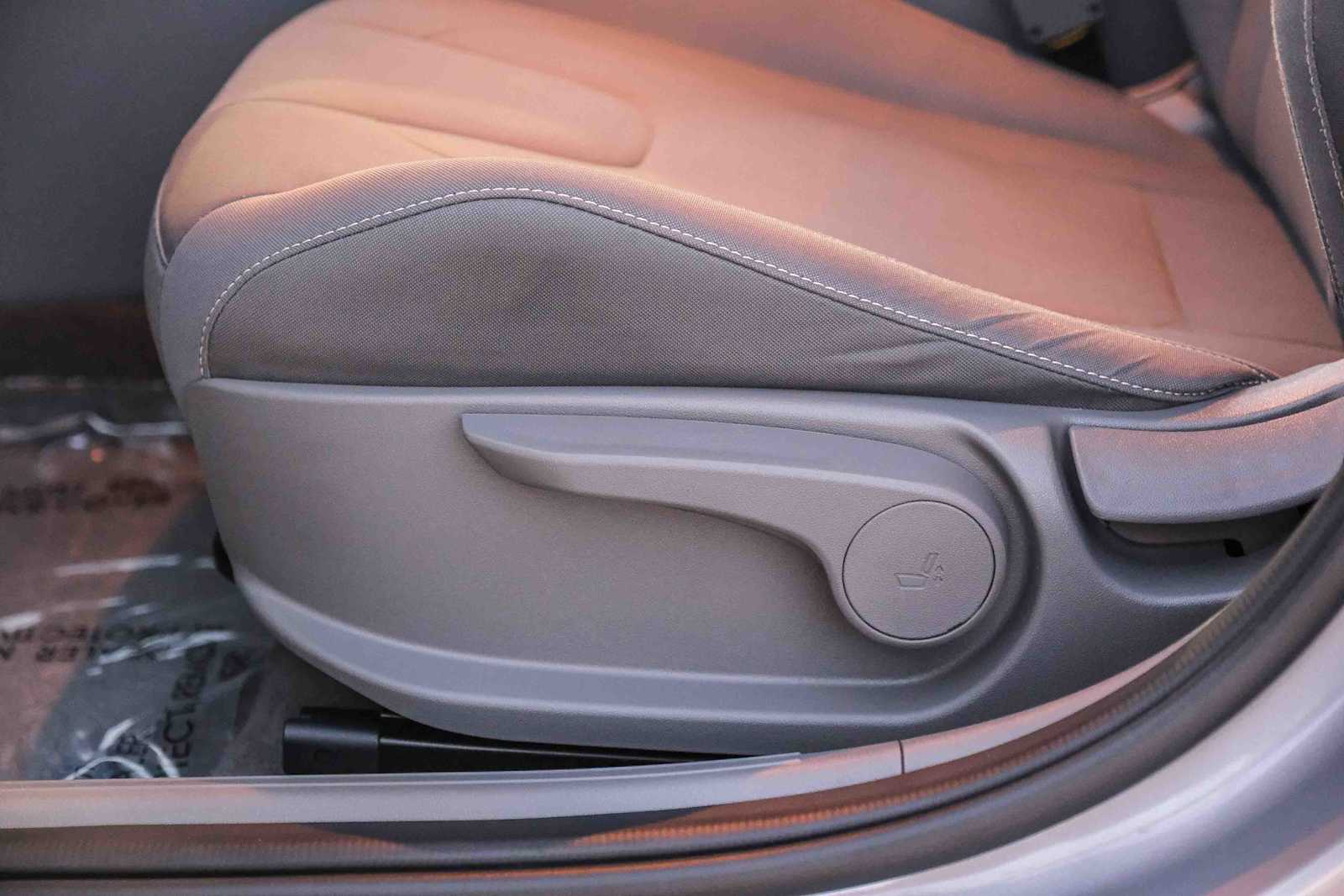 Thumbnail: 2025 Hyundai Elantra - 22