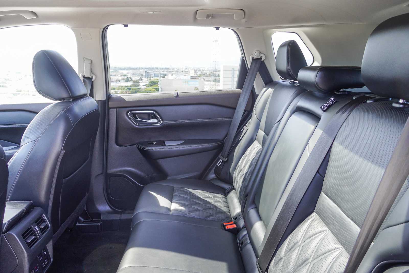 Thumbnail: 2021 Nissan Rogue - 16